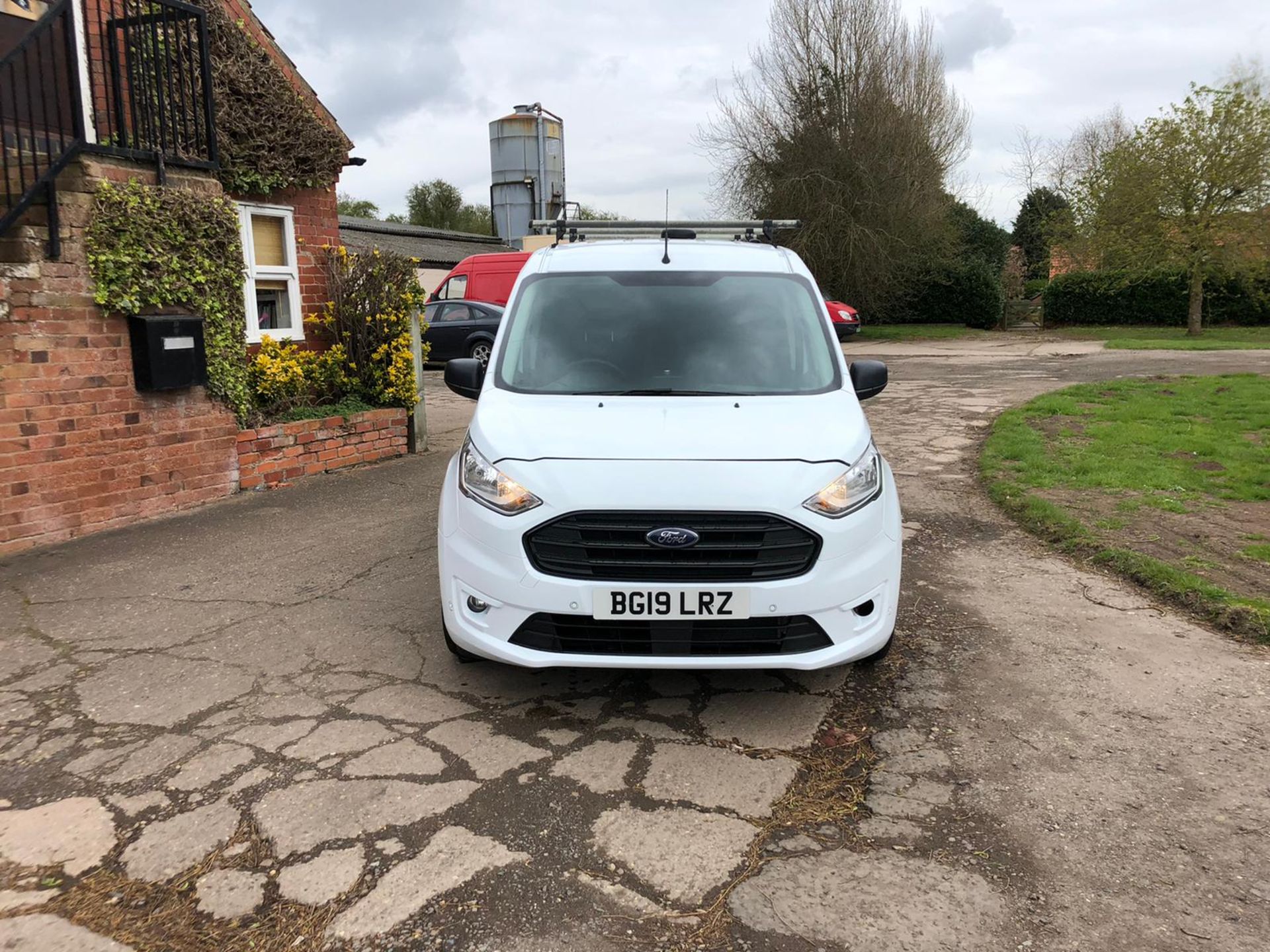 2019/19 REG FORD TRANSIT CONNECT 240 TREND 1.5 DIESEL WHITE PANEL VAN, SHOWING 0 FORMER KEEPERS - Image 2 of 14