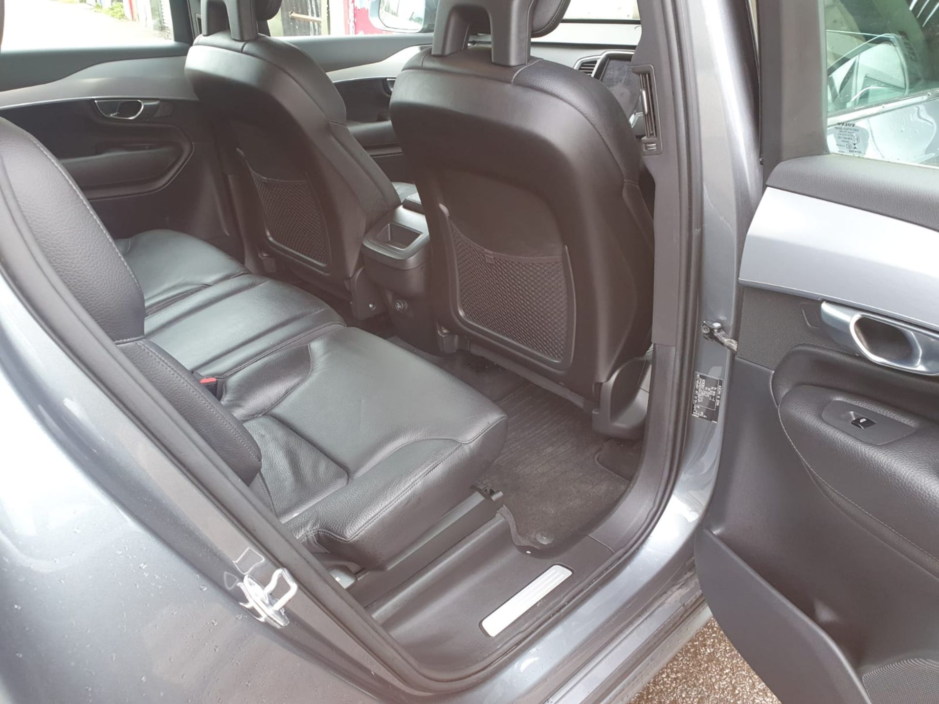 LOW MILEAGE, 2018/18 REG VOLVO XC90 MOMENTUM D5 P-PULSE 2.0 DIESEL 7 SEAT, SHOWING 0 FORMER KEEPERS - Image 13 of 18