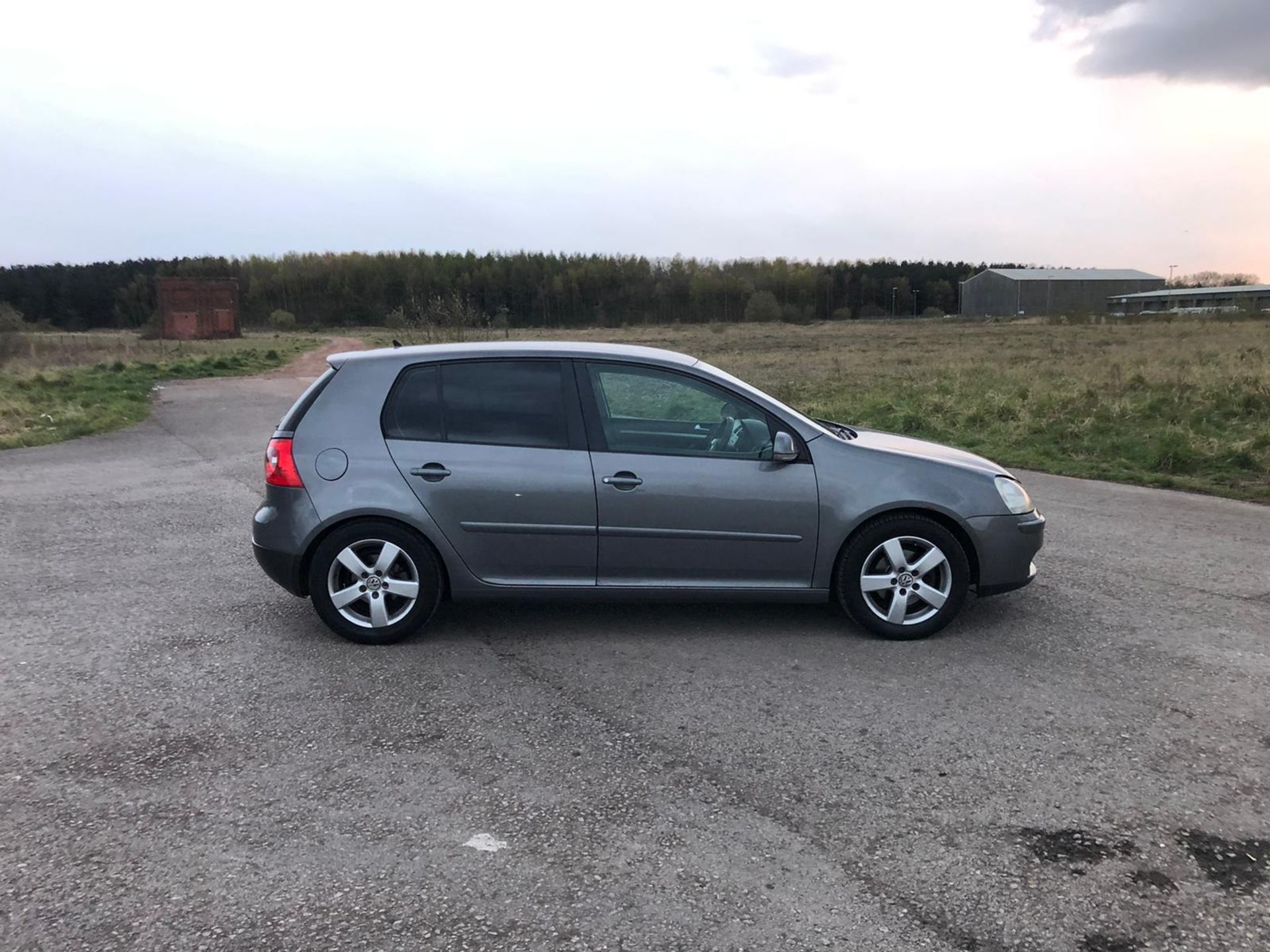 2006/06 REG VOLKSWAGEN GOLF SPORT TSI 1.4 PETROL GREY 5DR HATCHBACK *NO VAT* - Image 12 of 16