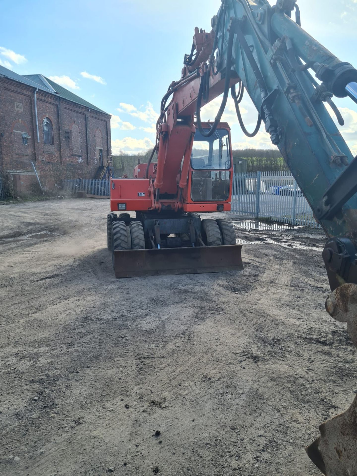 Atlas Rubber tyre excavator 16 ton 4 Cylinder deutz engine with front blad 10426 hours 4wd year 1993 - Image 9 of 14