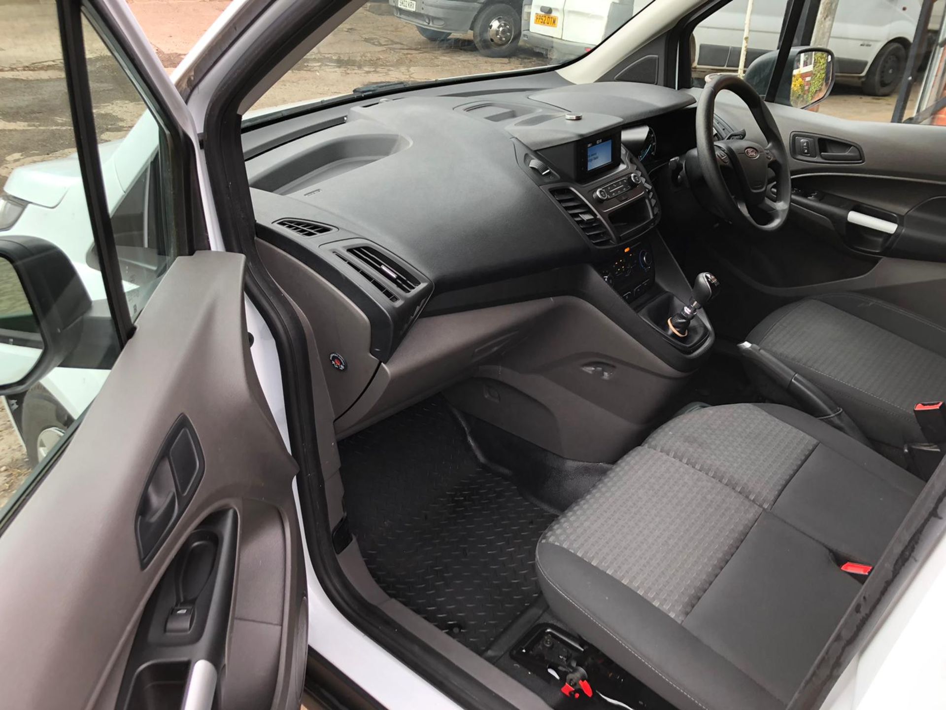 2019/19 REG FORD TRANSIT CONNECT 240 TREND 1.5 DIESEL WHITE PANEL VAN, SHOWING 0 FORMER KEEPERS - Image 11 of 14