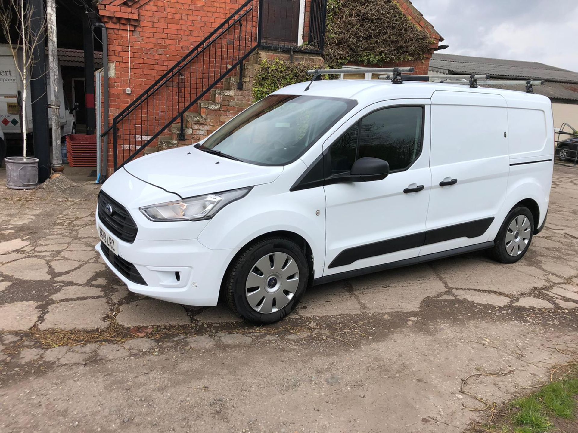 2019/19 REG FORD TRANSIT CONNECT 240 TREND 1.5 DIESEL WHITE PANEL VAN, SHOWING 0 FORMER KEEPERS - Image 3 of 14