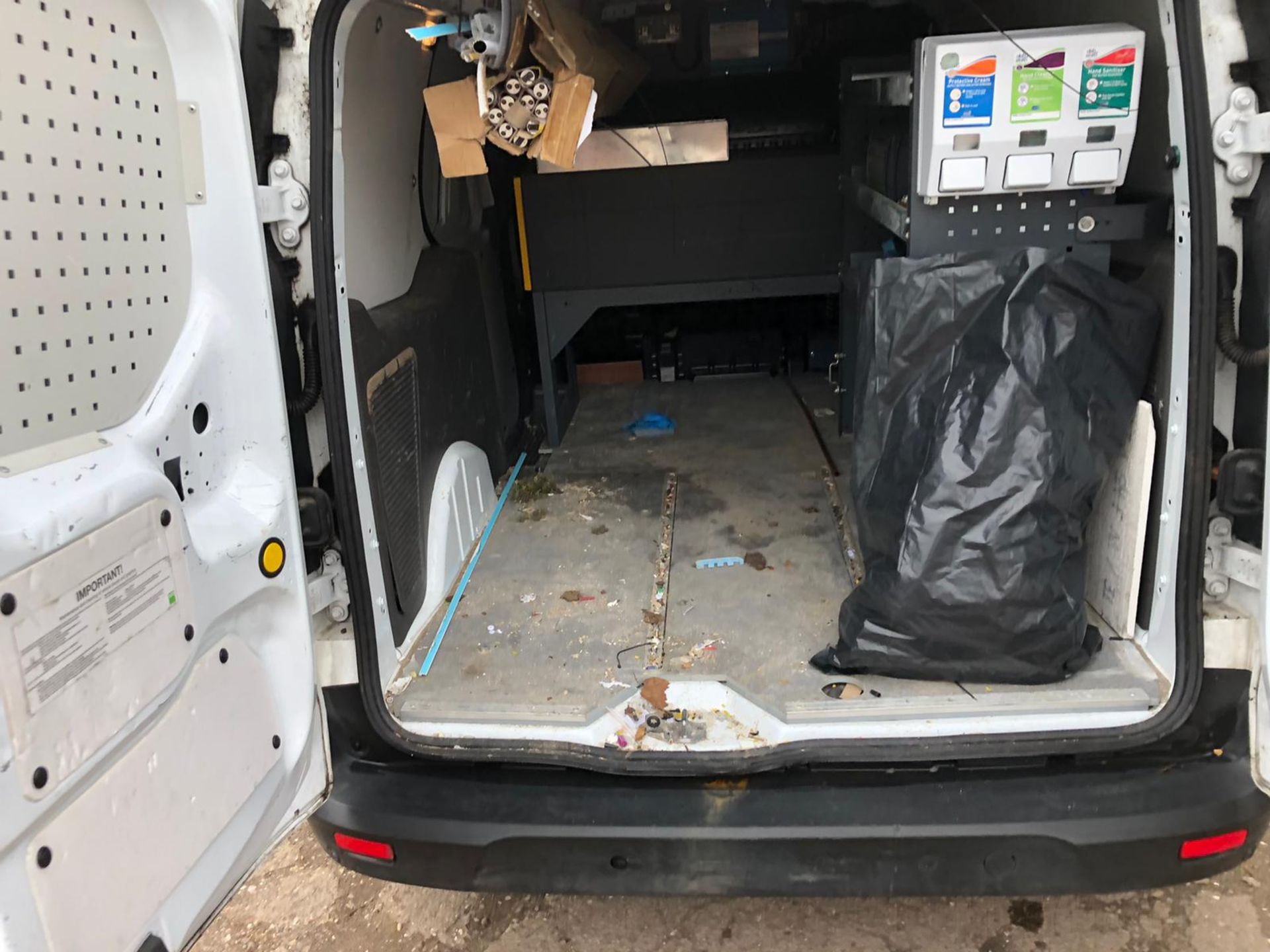 2019/19 REG FORD TRANSIT CONNECT 240 TREND 1.5 DIESEL WHITE PANEL VAN, SHOWING 0 FORMER KEEPERS - Image 8 of 14