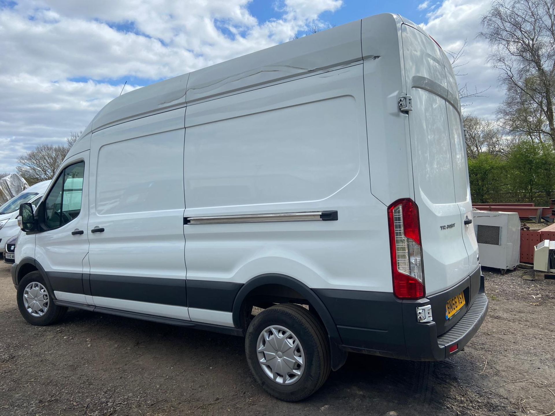 2016 FORD TRANSIT 350, WHITE PANEL VAN, 2.2 DIESEL ENGINE, SHOWING 0 PREVIOUS KEEPERS *PLUS VAT* - Image 4 of 9