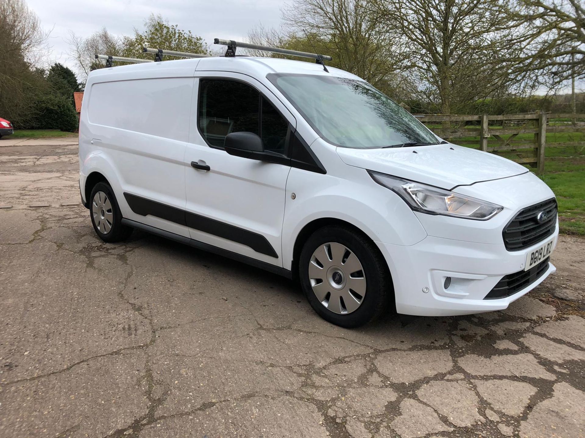 2019/19 REG FORD TRANSIT CONNECT 240 TREND 1.5 DIESEL WHITE PANEL VAN, SHOWING 0 FORMER KEEPERS