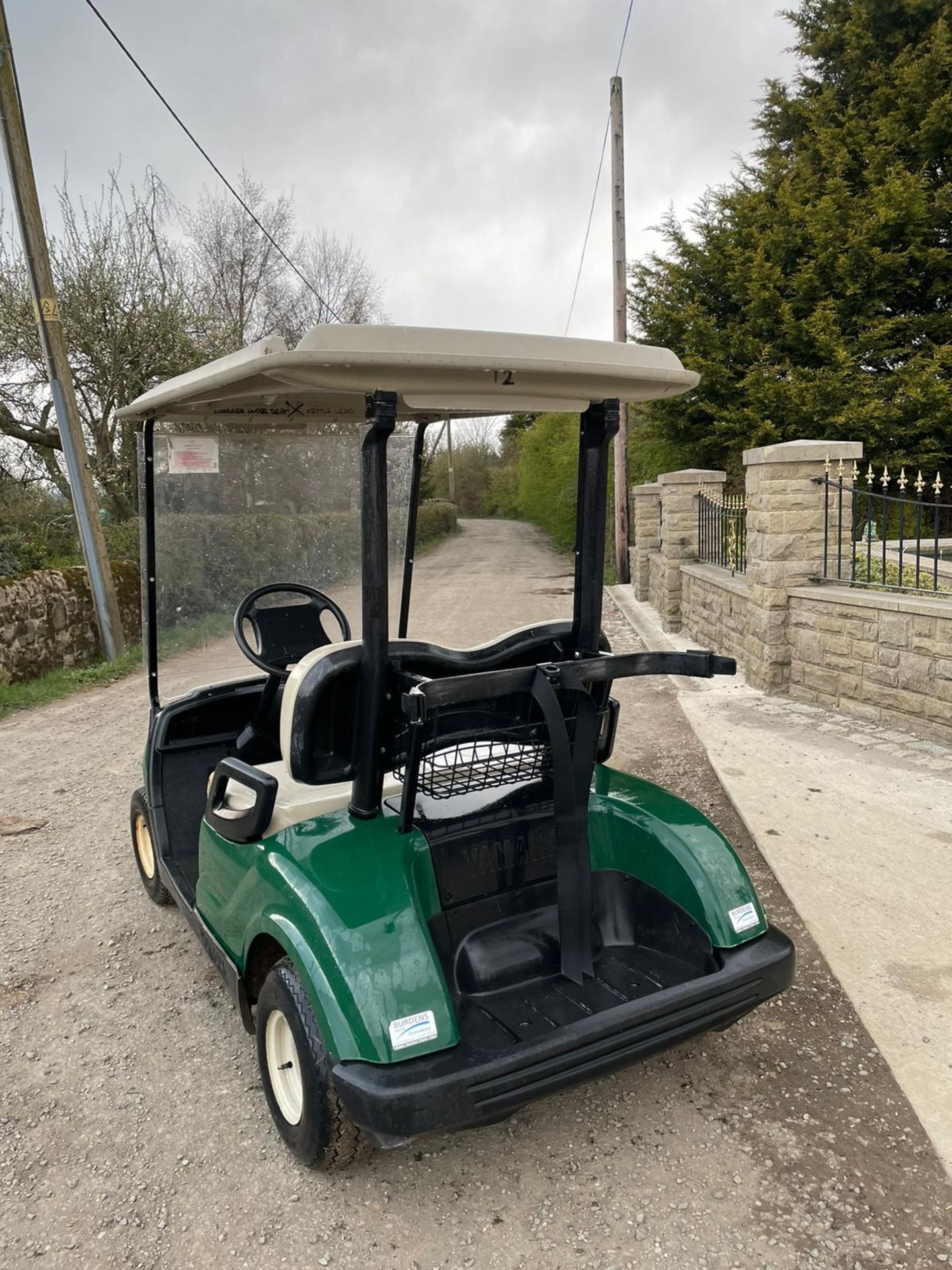 2008 YAMAHA GOLF BUGGY, DRIVE AND WORK OKAY, BATTERY OPERATED, IN GOOD CONDITION *NO VAT* - Image 2 of 5