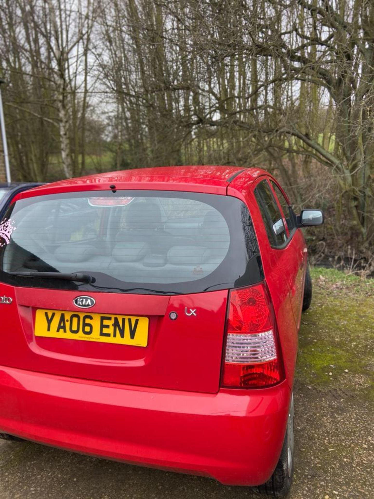 2006/06 REG KIA PICANTO LX 1.1L PETROL RED 5 DOOR HATCHBACK, SHOWING 4 FORMER KEEPERS *NO VAT* - Image 4 of 13