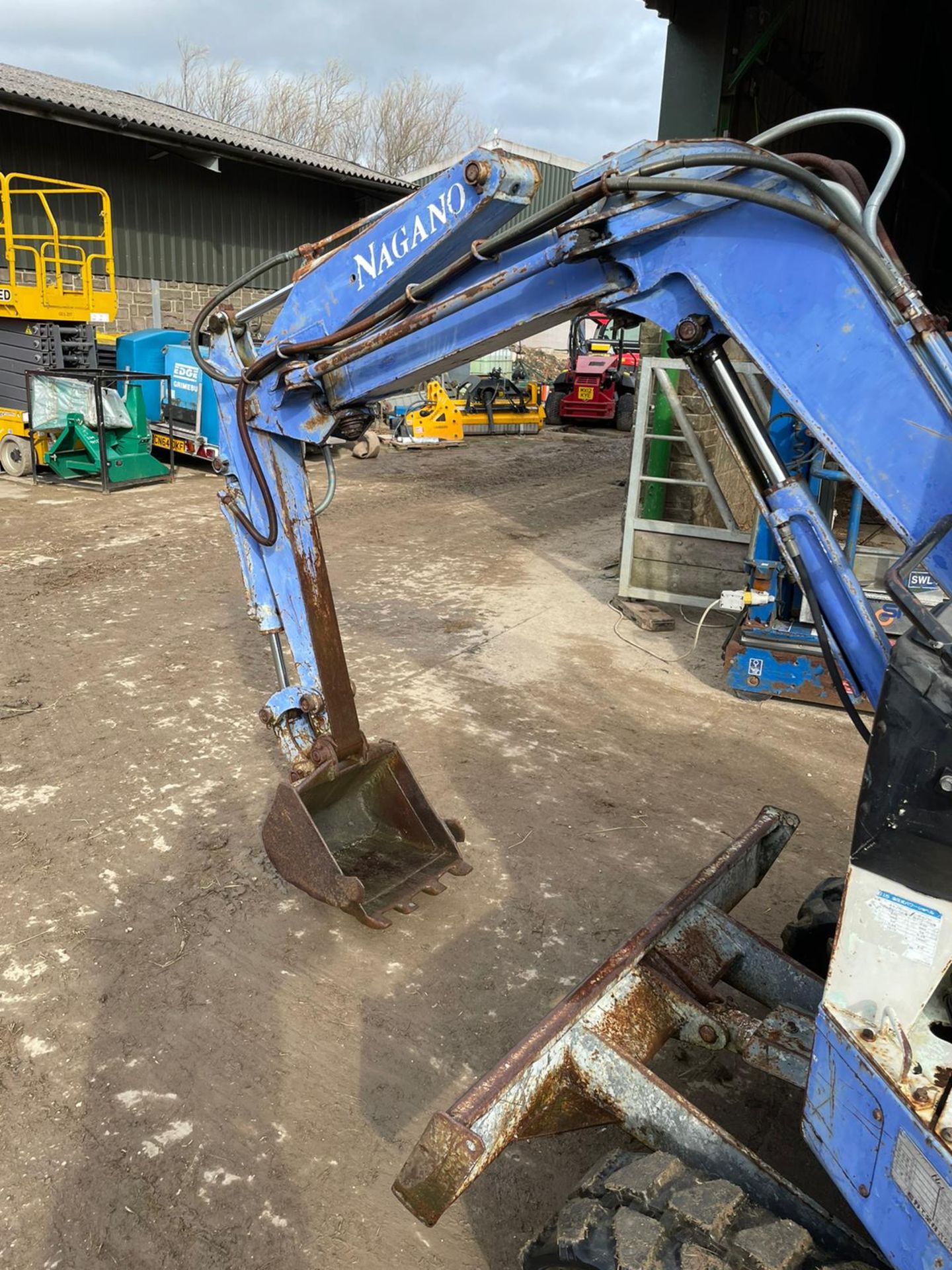 NAGNAO N&B15 MINI EXCAVATOR / DIGGER, RUNS, DRIVES AND DIGS, IN USED BUT GOOD CONDITION *PLUS VAT* - Image 6 of 16
