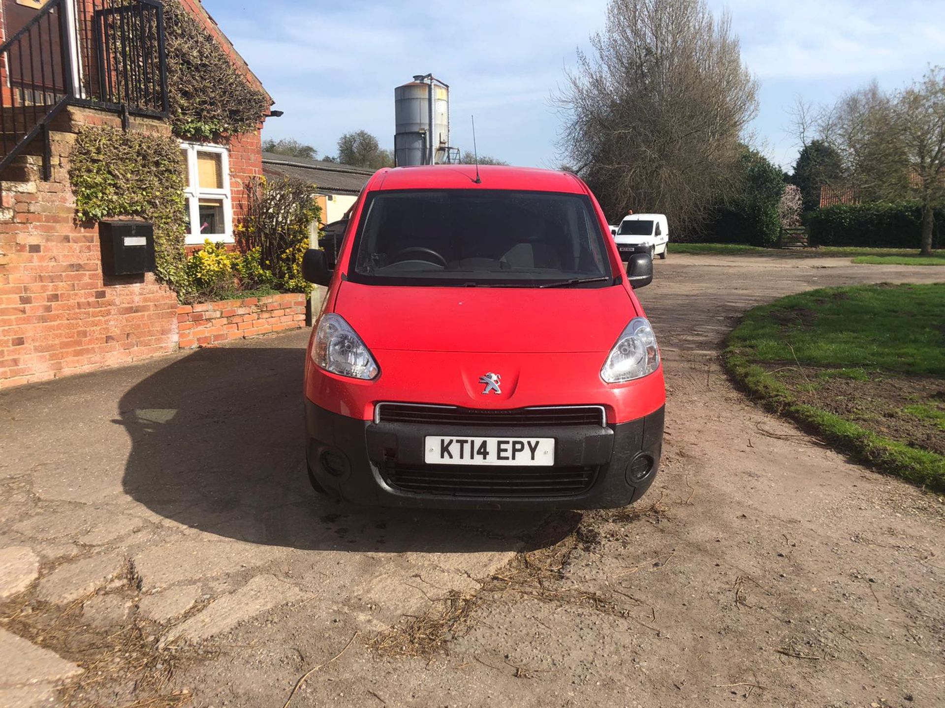 2014/14 REG PEUGEOT PARTNER 750 S L2 HDI 1.6 DIESEL PANEL VAN, SHOWING 0 FORMER KEEPERS *PLUS VAT* - Image 2 of 12