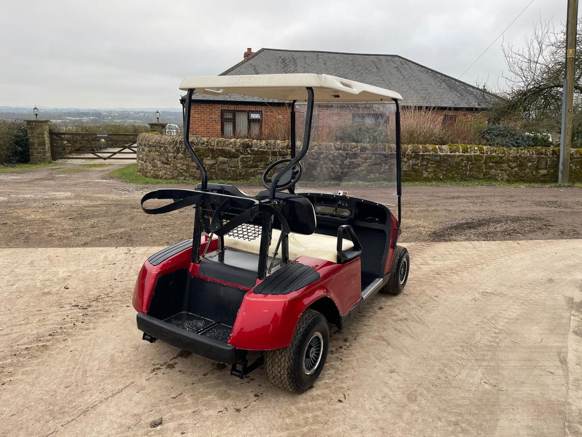 EZGO GOLF BUGGY, RUNS AND DRIVES, PETROL ENGINE *PLUS VAT* - Image 3 of 5