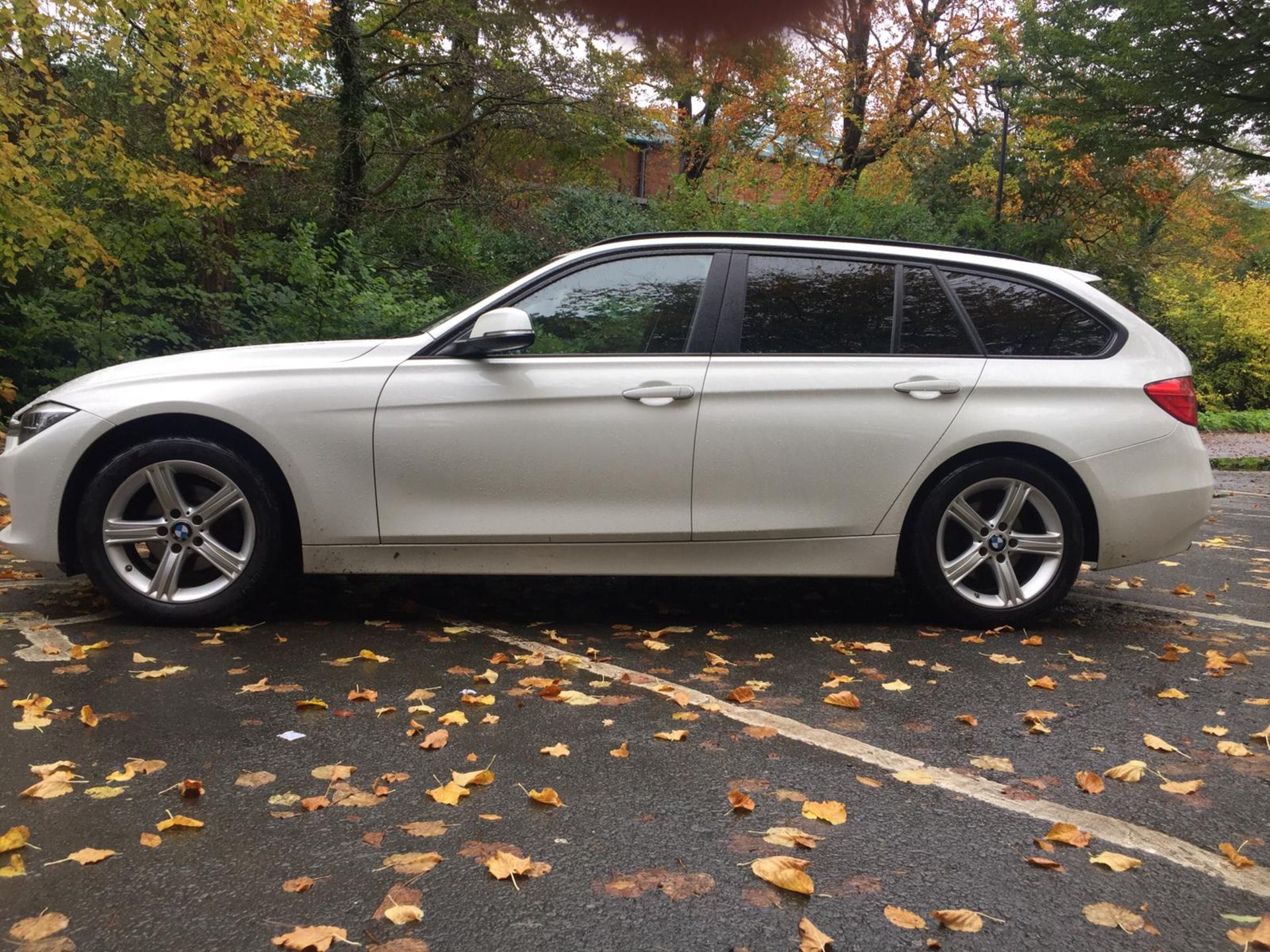 2015/64 REG BMW 316D SE AUTOMATIC 2.0 DIESEL WHITE ESTATE, SHOWING 1 FORMER KEEPER *NO VAT* - Image 4 of 9