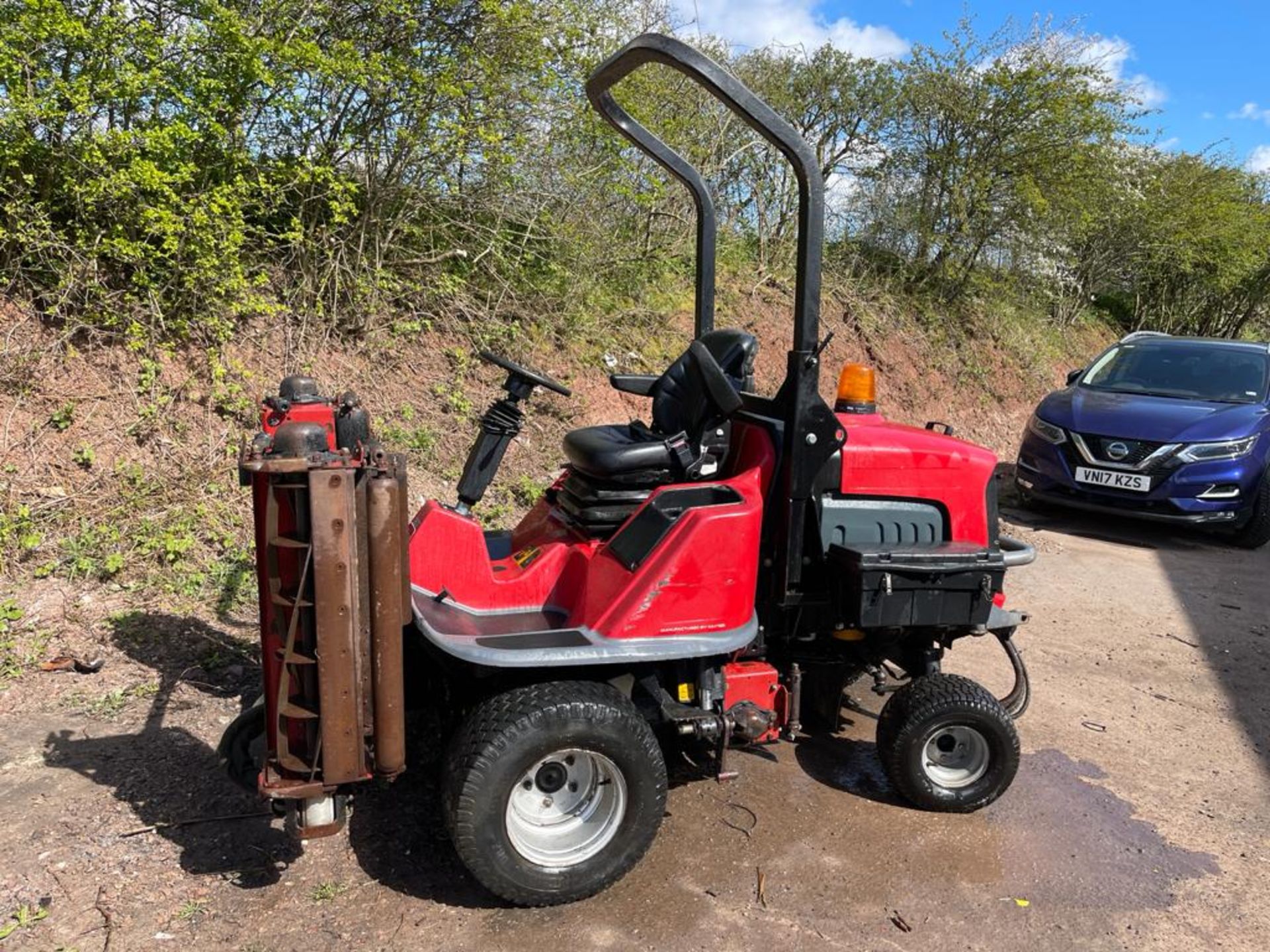 2012 HAYTER/TORO CYLINDER MOWER *PLUS VAT* - Image 2 of 10