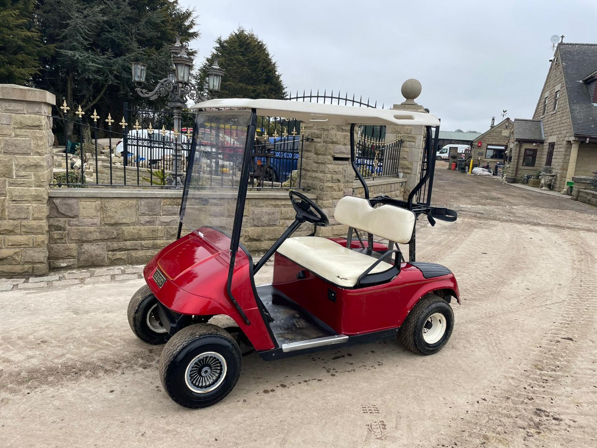 EZGO GOLF BUGGY, RUNS AND DRIVES, PETROL ENGINE *PLUS VAT* - Image 4 of 5