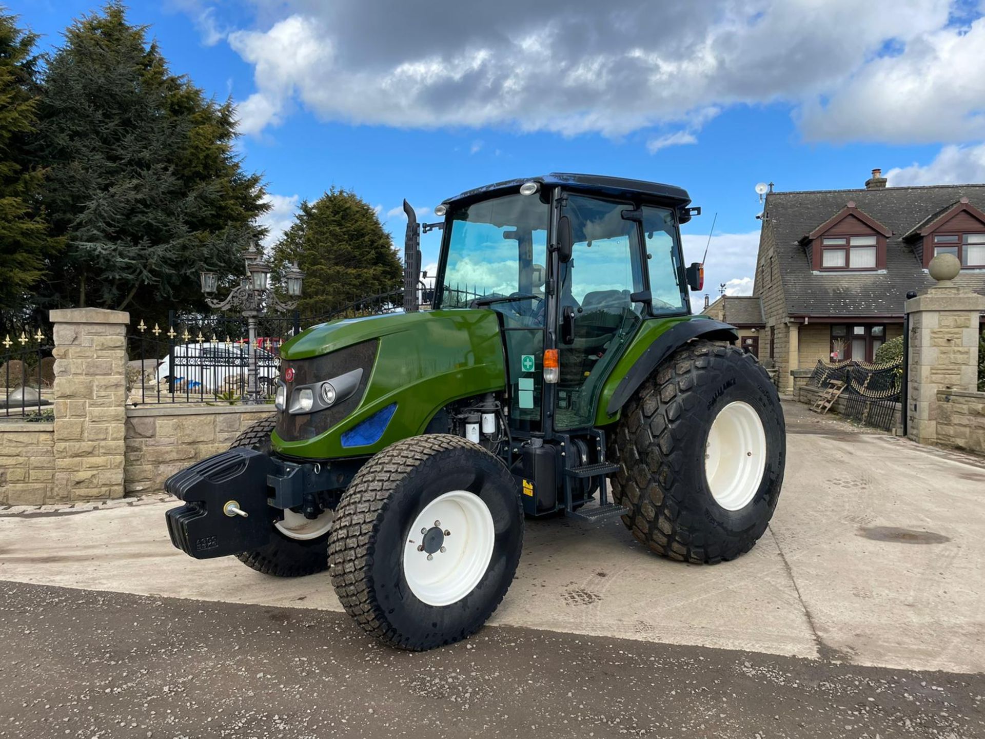 2014 ISEKI TJA8080 TRACTOR, FULLY GLASS CAB, GRASS TYRES,86HP, FRONT WEIGHTS *PLUS VAT - Image 2 of 11