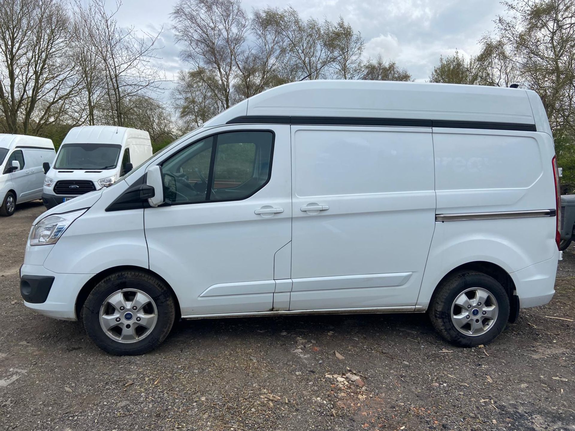 2017 FORD TRANSIT CUSTOM 310 LIMITED SPEC, L1H2 MODEL, 2.0 DIESEL ENGINE *PLUS VAT* - Image 5 of 11