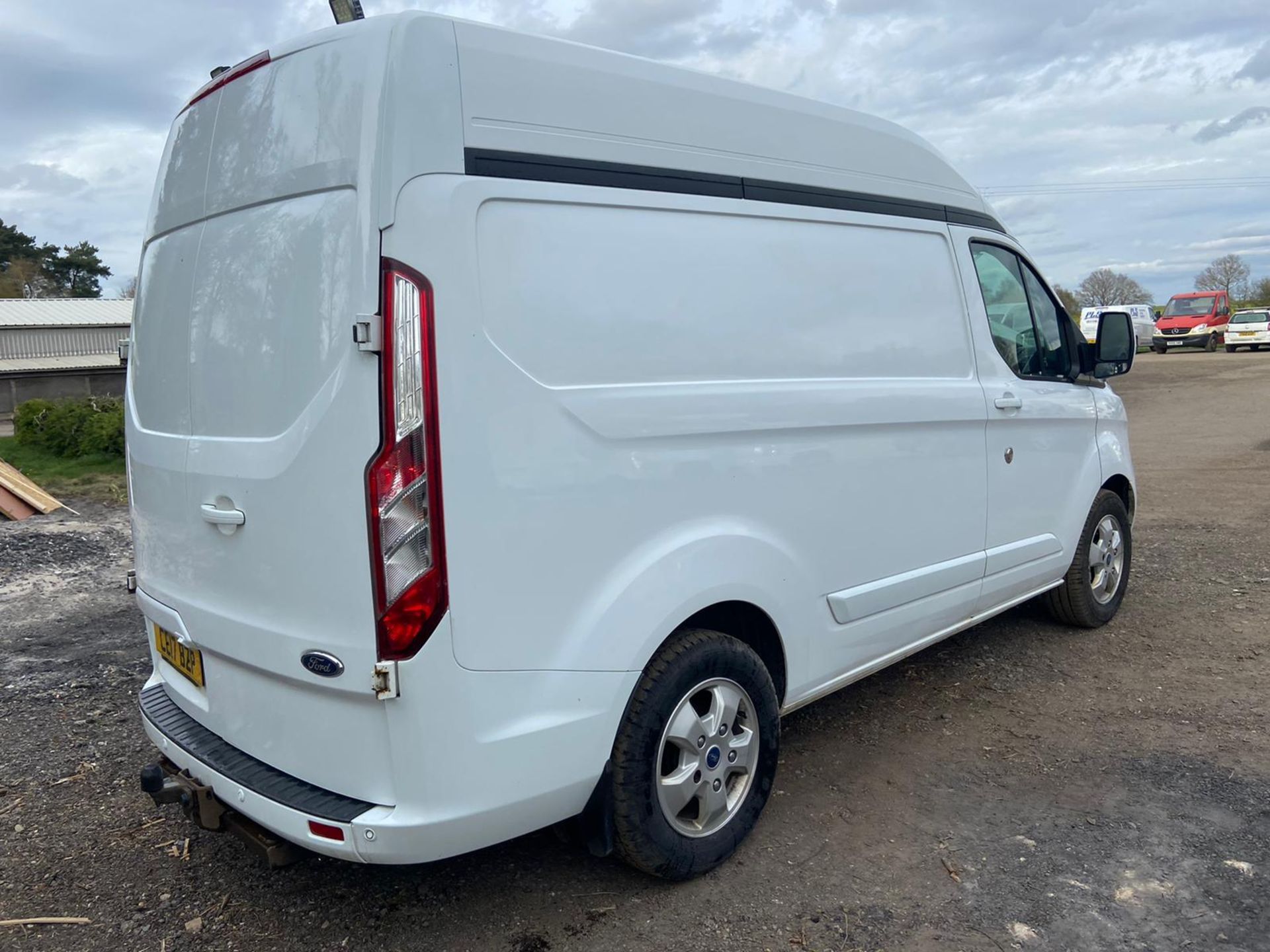 2017 FORD TRANSIT CUSTOM 310 LIMITED SPEC, L1H2 MODEL, 2.0 DIESEL ENGINE *PLUS VAT* - Image 8 of 11