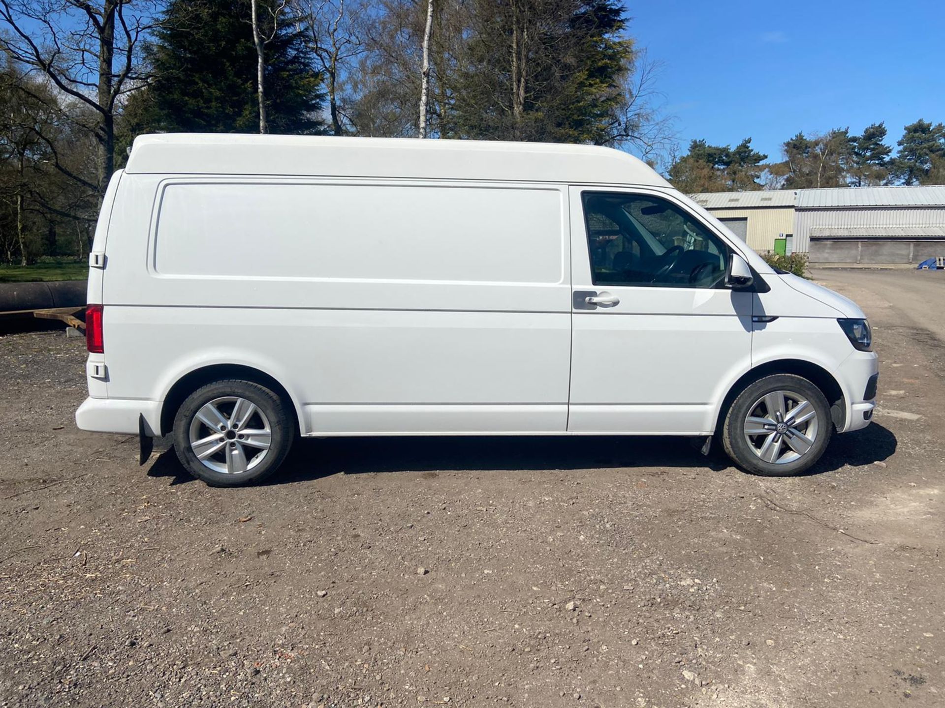 2016 VOLKSWAGEN TRANSPORTER T32 H-LN TDI 4 MOTION 4X4 HIGH LINE, 2.0 DIESEL ENGINE, MANUAL 6 GEARS - Image 7 of 13