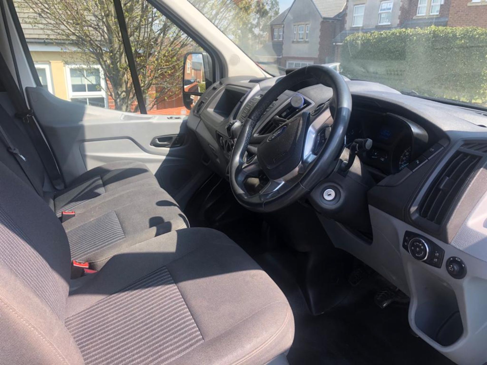 MT- 2014/64 REG FORD TRANSIT 350 TREND AIR CON 2.2 DIESEL WHITE PANEL VAN, REAL CLEAN, STRAIGHT - Image 13 of 22