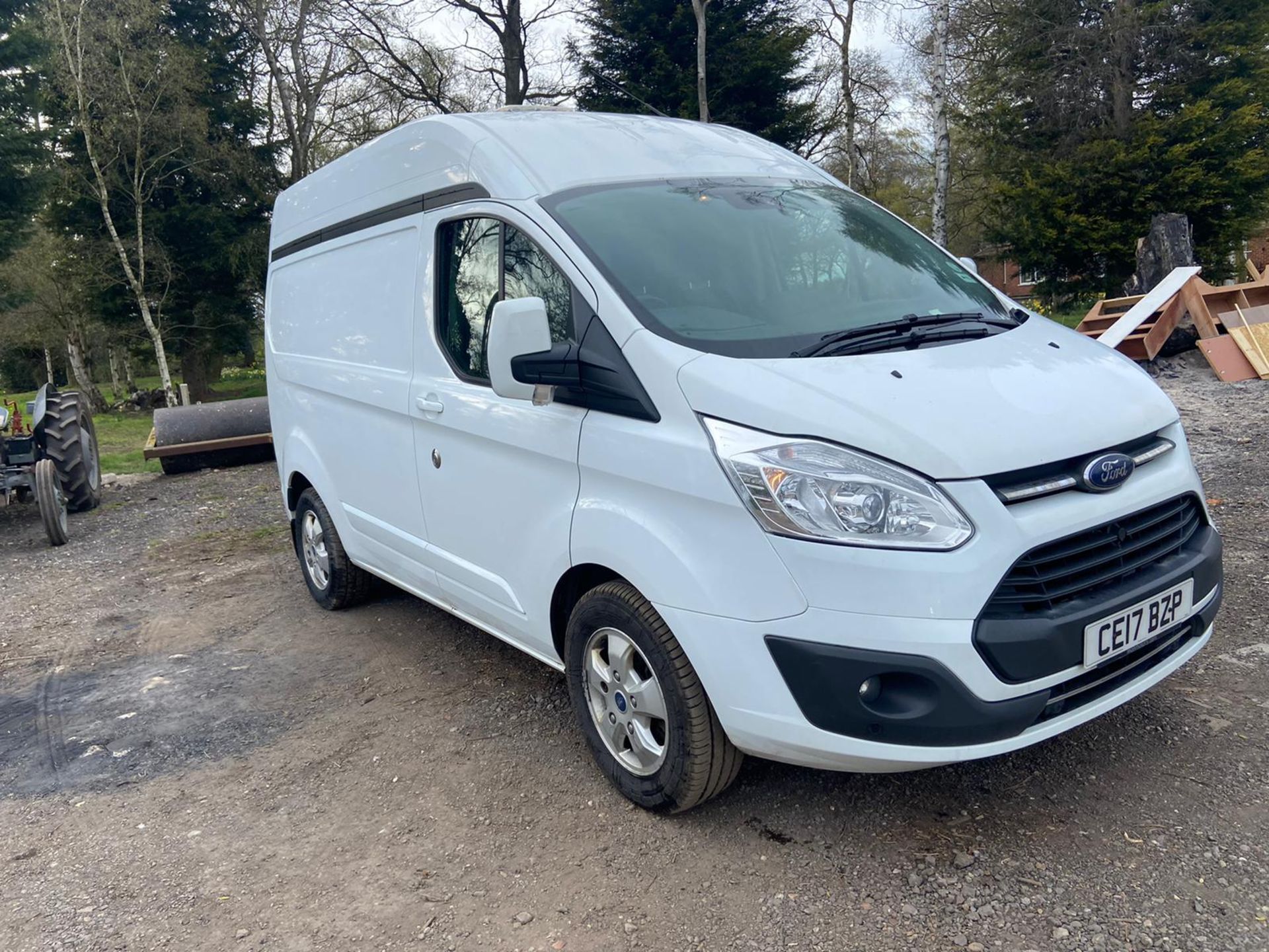 2017 FORD TRANSIT CUSTOM 310 LIMITED SPEC, L1H2 MODEL, 2.0 DIESEL ENGINE *PLUS VAT* - Image 2 of 11