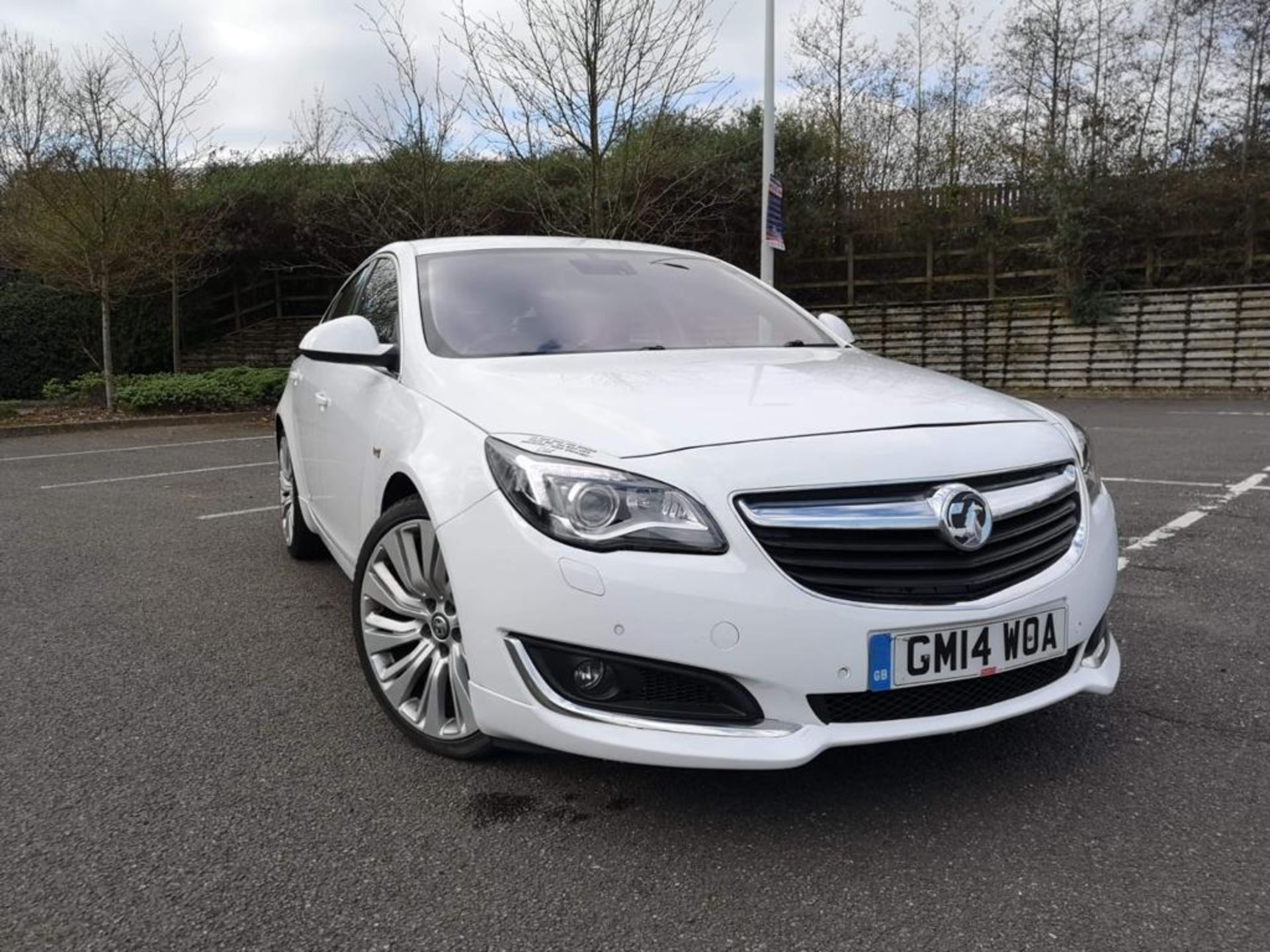 2014 VAUXHALL INSIGNIA ELITE CDTI ECOFLEX SS, WHITE 5 DOOR HATCHBACK, 2.0 DIESEL ENGINE *NO VAT* - Image 2 of 10