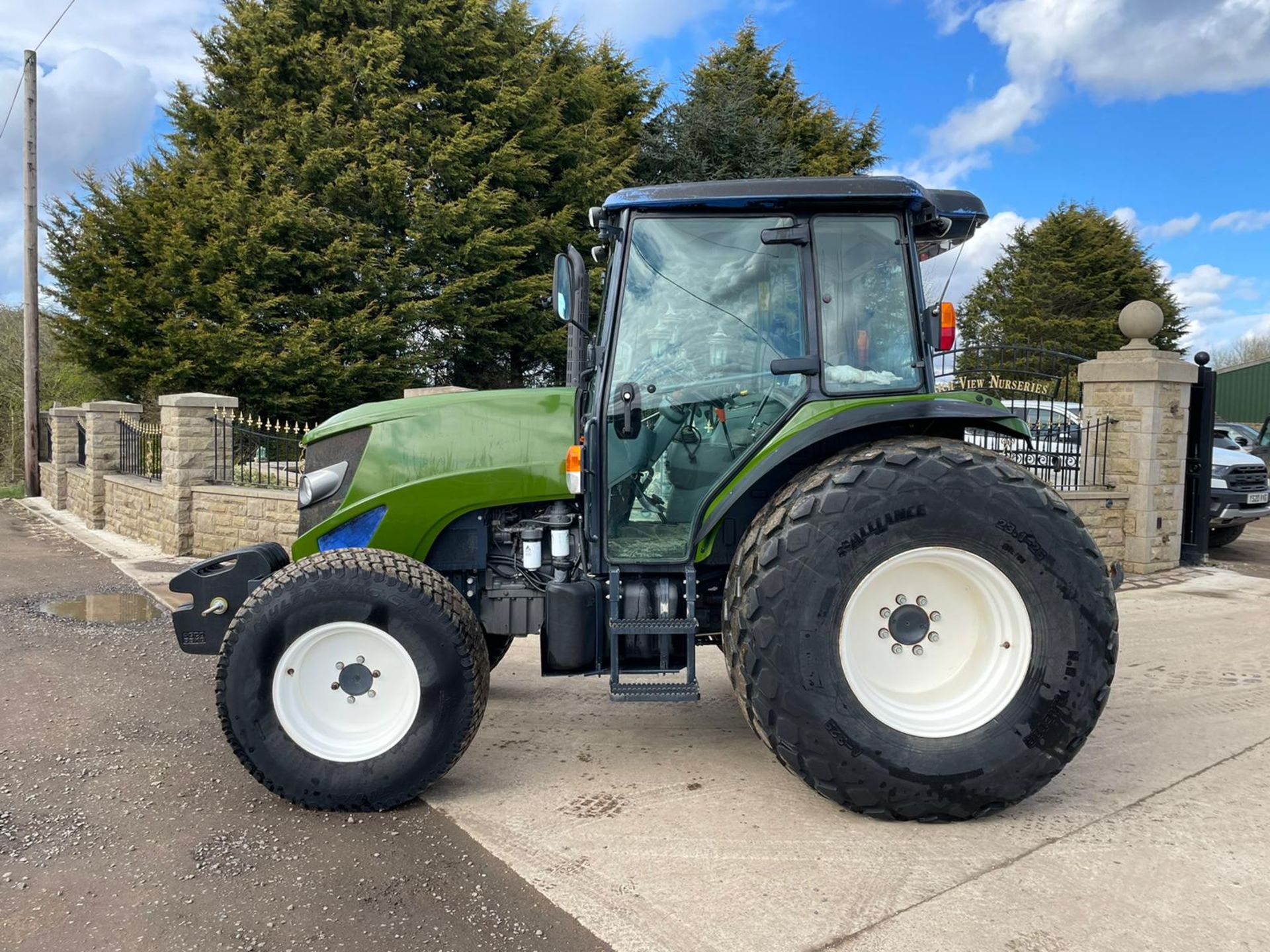 2014 ISEKI TJA8080 TRACTOR, FULLY GLASS CAB, GRASS TYRES,86HP, FRONT WEIGHTS *PLUS VAT