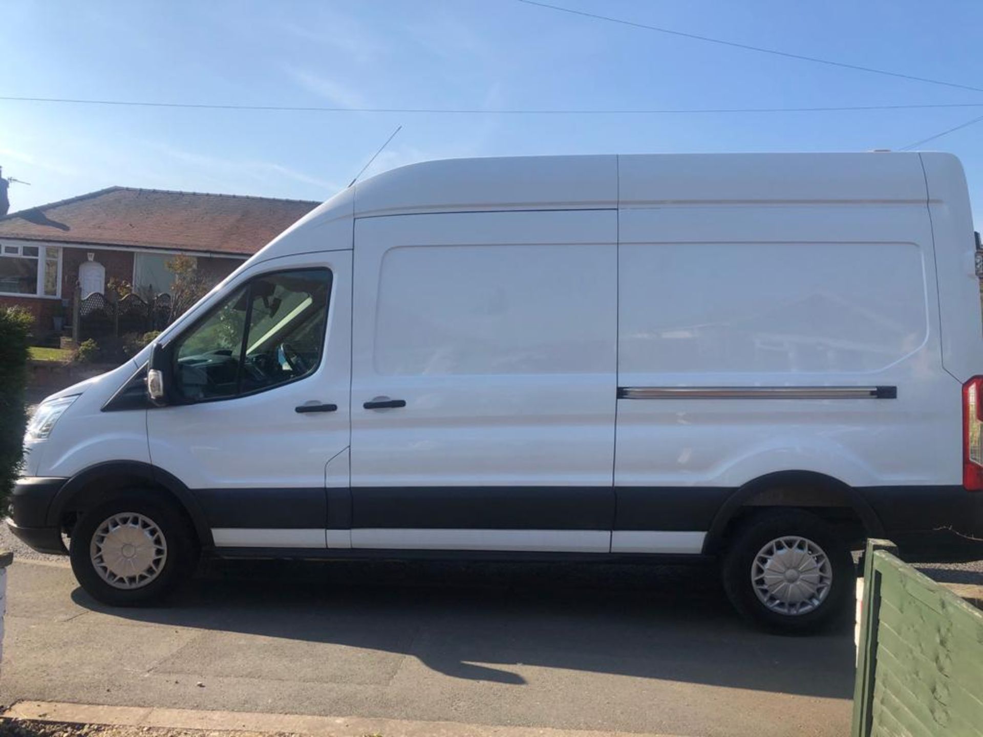 MT- 2014/64 REG FORD TRANSIT 350 TREND AIR CON 2.2 DIESEL WHITE PANEL VAN, REAL CLEAN, STRAIGHT - Image 4 of 22