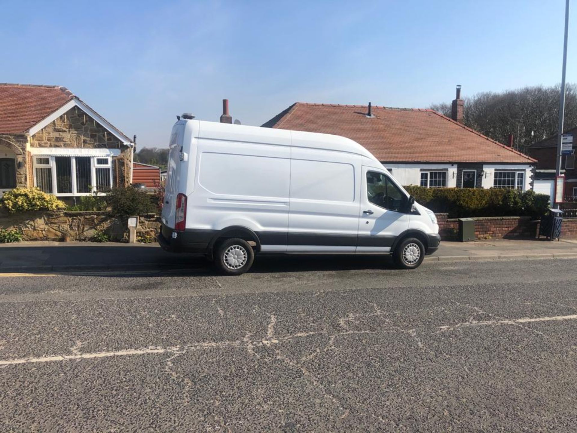 MT- 2014/64 REG FORD TRANSIT 350 TREND AIR CON 2.2 DIESEL WHITE PANEL VAN, REAL CLEAN, STRAIGHT - Image 6 of 22