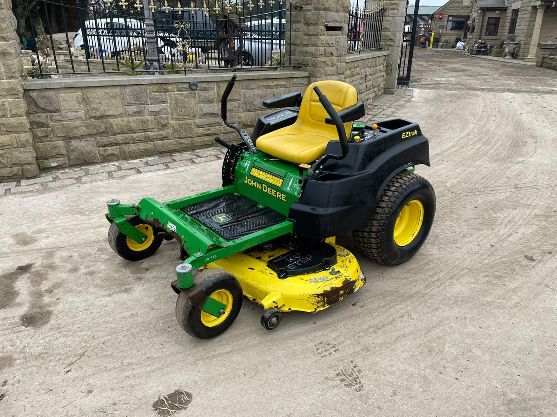 2014 JOHN DEERE Z425 ZERO TURN MOWER, RUNS, DRIVES AND CUTS *PLUS VAT* - Image 5 of 5