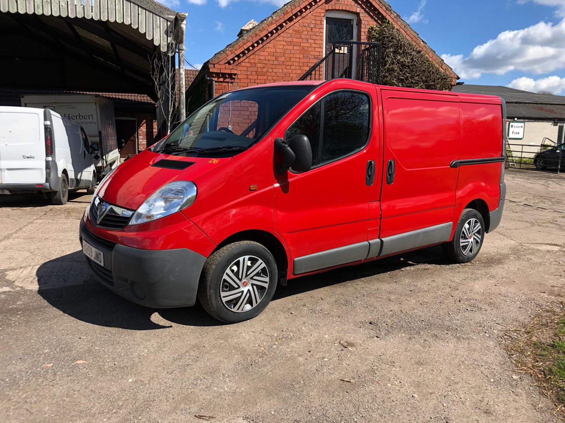 2009 VAUXHALL VIVARO 2700 CDTI SWB, 2.0 DIESEL ENGINE, SHOWING 0 PREVIOUS KEEPERS *PLUS VAT* - Image 8 of 17