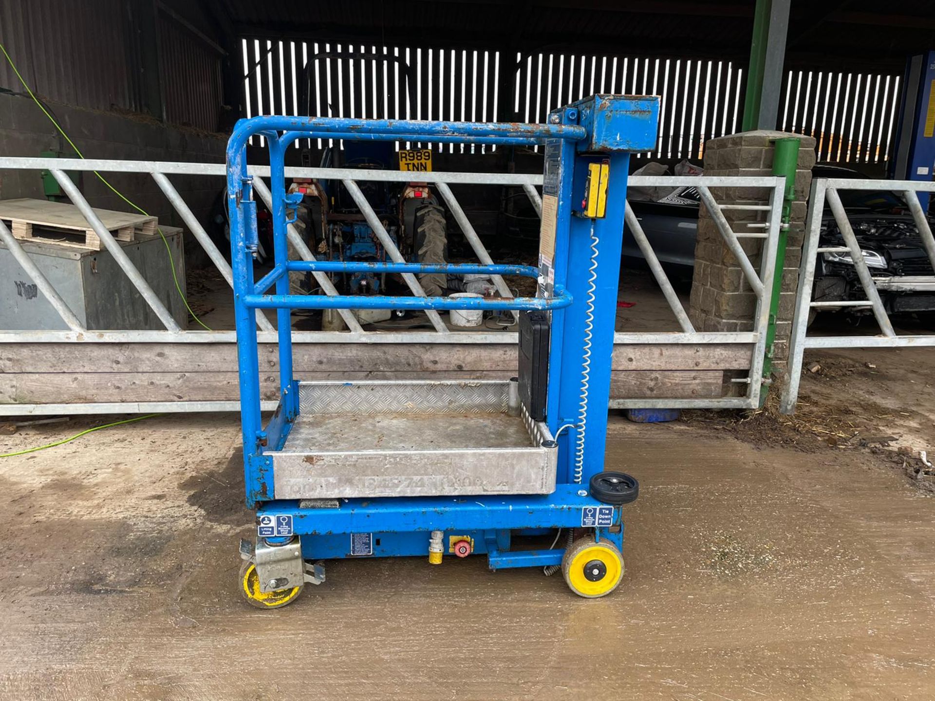 2010 POWERTOWER NANO ELECTRIC SCISSOR LIFT, ALL WORKS *PLUS VAT*