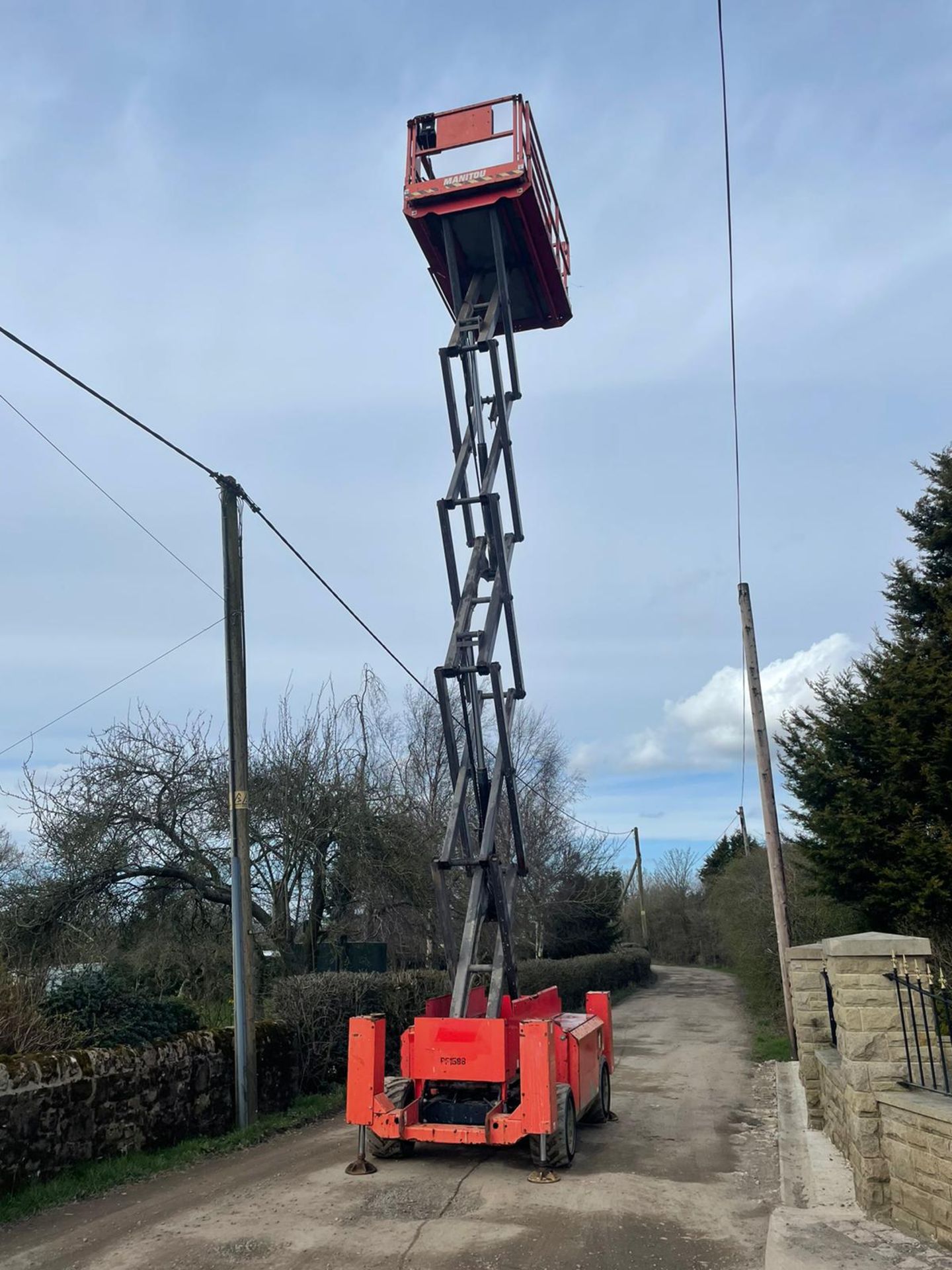 2013 MANITOU MANI-ACCESS 120SC SCISSOR LIFT, RUNS, DRIVES AND LIFTS *PLUS VAT* - Image 11 of 12