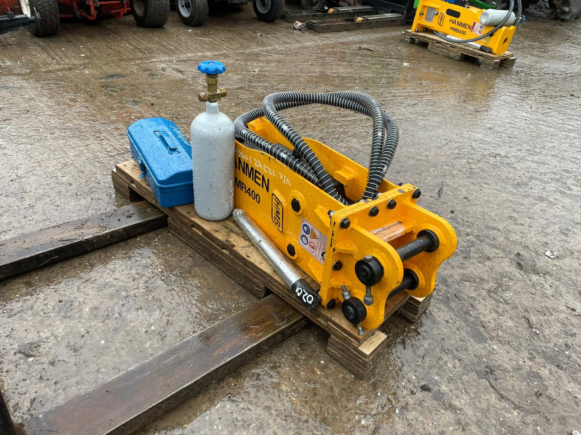 HANMEN HMB400 ROCK BREAKER, BRAND NEW AND UNUSED, 35MM PINS *PLUS VAT* - Image 3 of 4