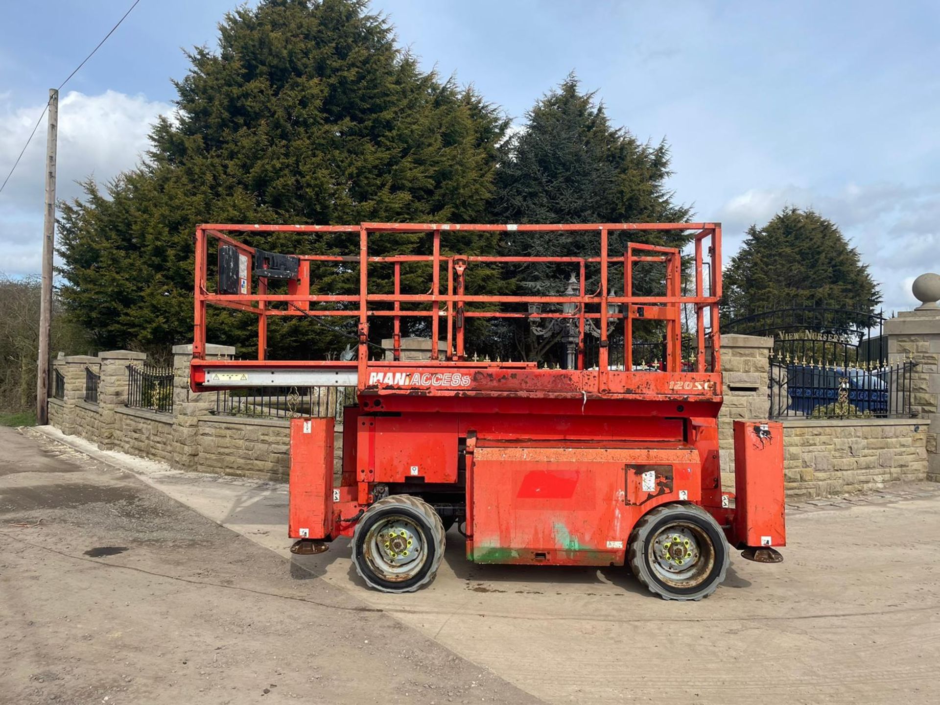 2013 MANITOU MANI-ACCESS 120SC SCISSOR LIFT, RUNS, DRIVES AND LIFTS *PLUS VAT* - Image 8 of 12