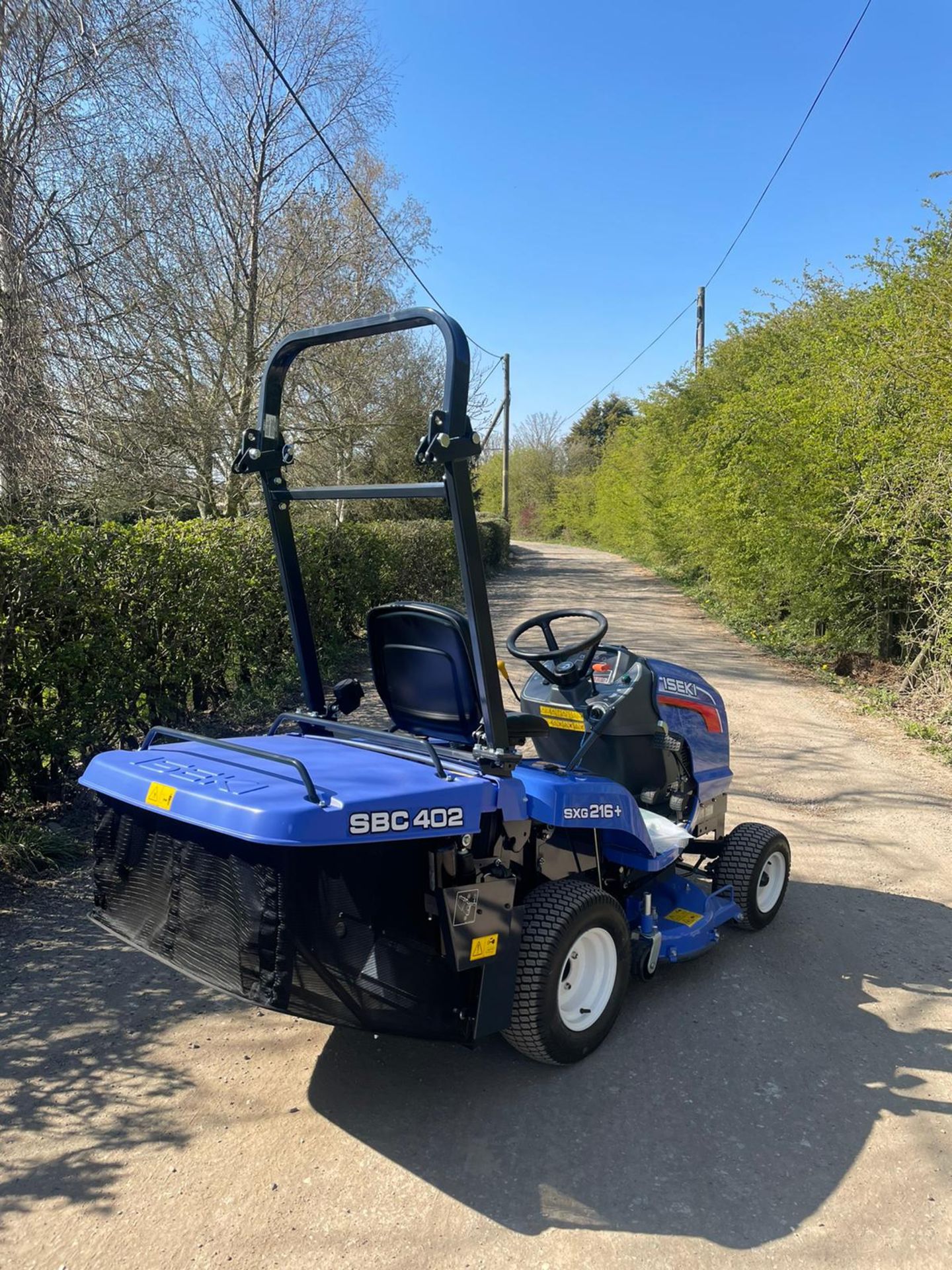 NEW/UNUSED ISEKI SXG216+ RIDE ON LAWN MOWER *PLUS VAT* - Image 4 of 14