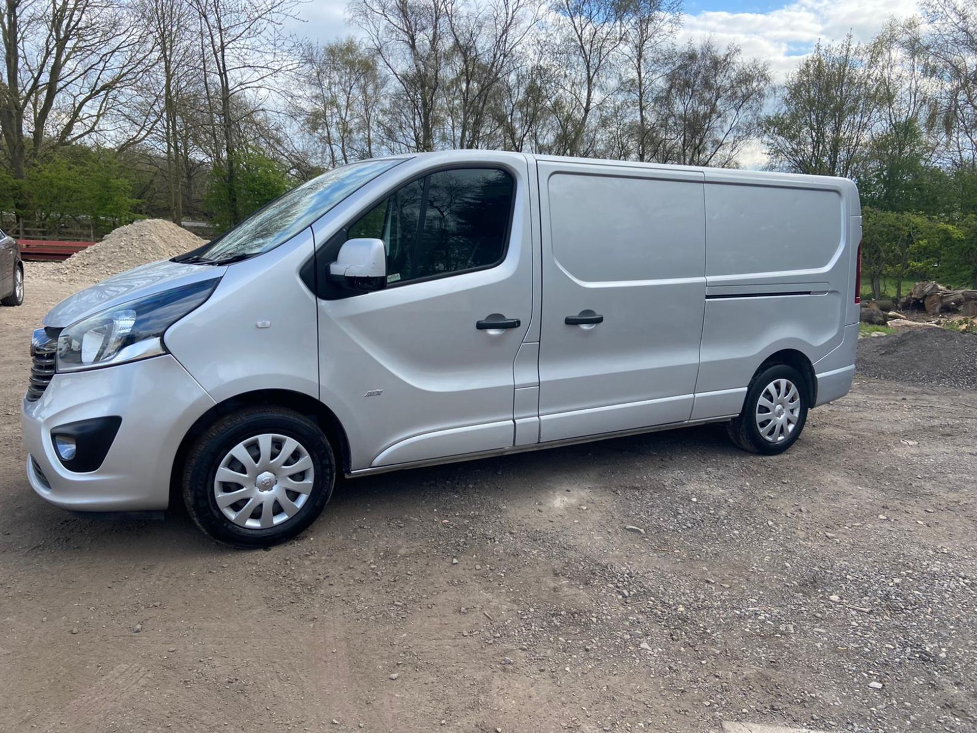 2016 VAUXHALL VIVARO 2900 SPORTIVE BT CDTI ECO SS LWB, 1.6 DIESEL ENGINE, 73,835 MILES*PLUS VAT* - Image 4 of 11