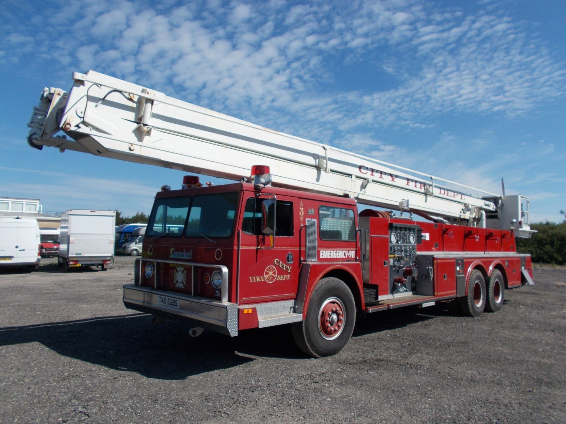 1978 HENDRICKSON 871-LPS SNORKEL FIRE TRUCK, U.S. IMPORT, 7.0 LITRE DETROIT DIESEL ENGINE *PLUS VAT* - Image 2 of 22