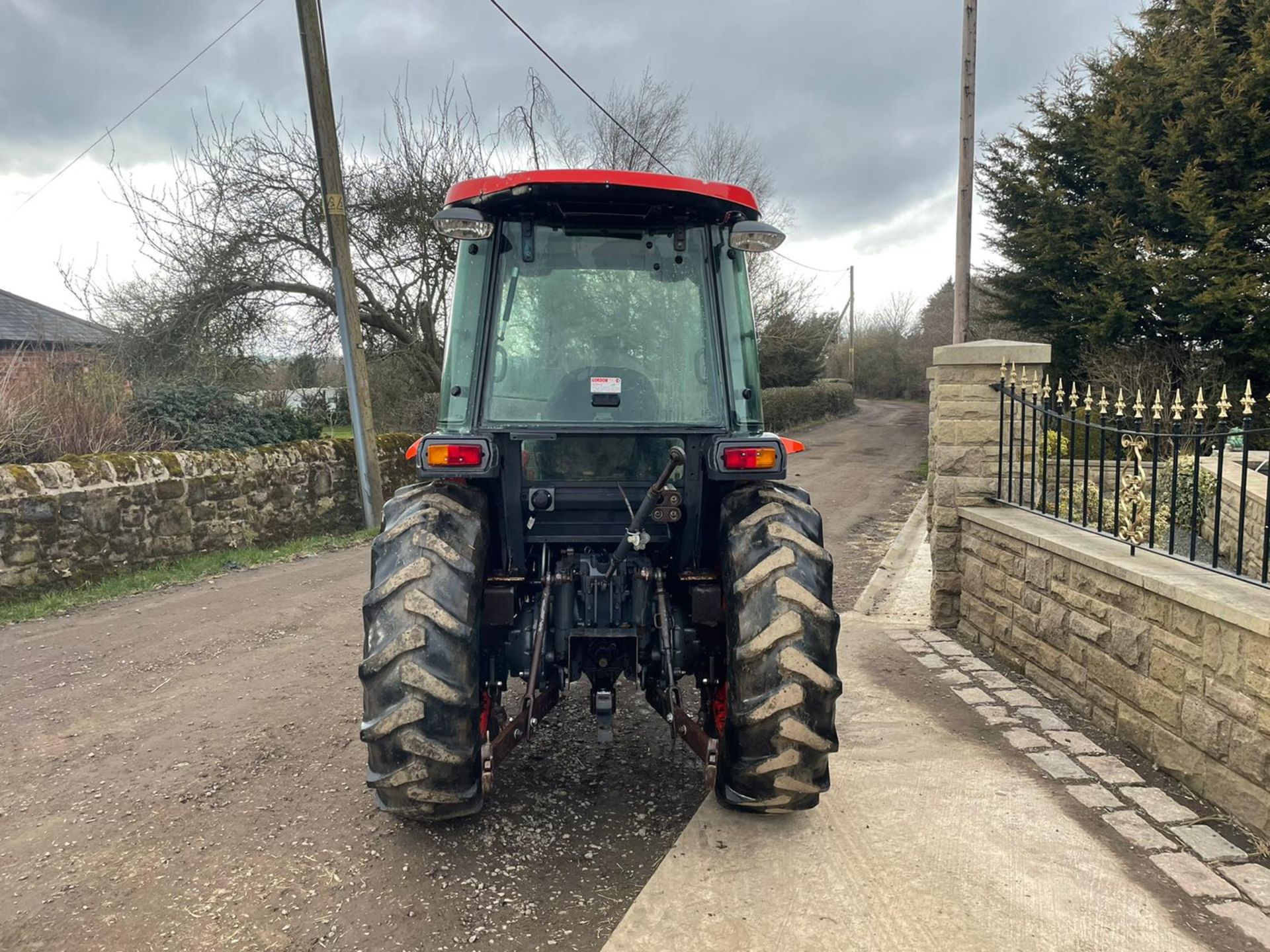 2013 KUBOTA L4240 TRACTOR, RUNS AND DRIVES, 3 POINT LINKAGE, FULLY GLASS CAB *PLUS VAT* - Image 6 of 10