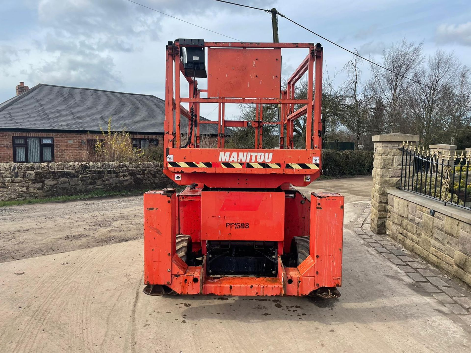 2013 MANITOU MANI-ACCESS 120SC SCISSOR LIFT, RUNS, DRIVES AND LIFTS *PLUS VAT* - Image 3 of 12