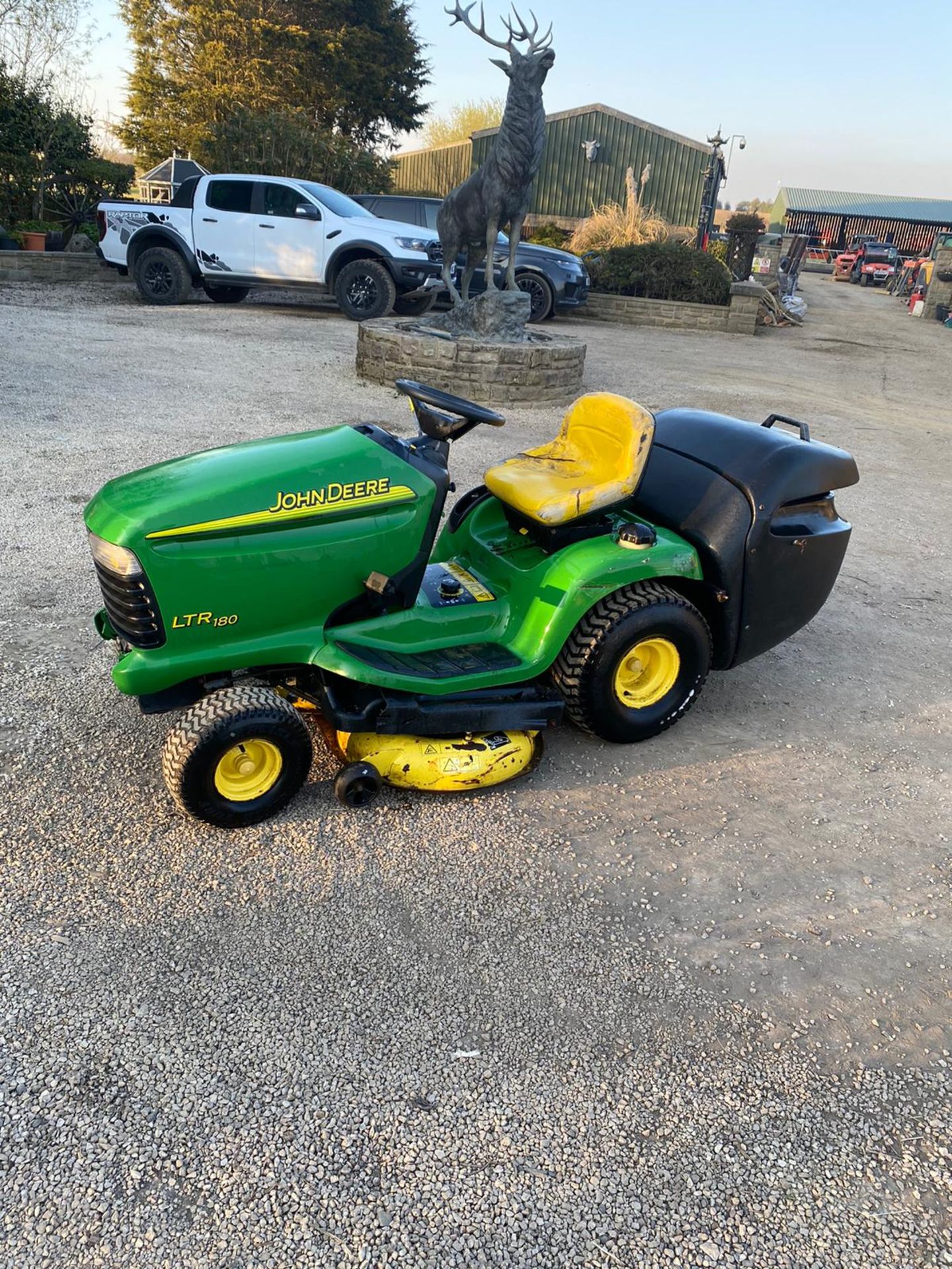 JOHN DEERE LTR 180, RUNS DRIVES AND CUTS, V-TWIN ENGINE *NO VAT*