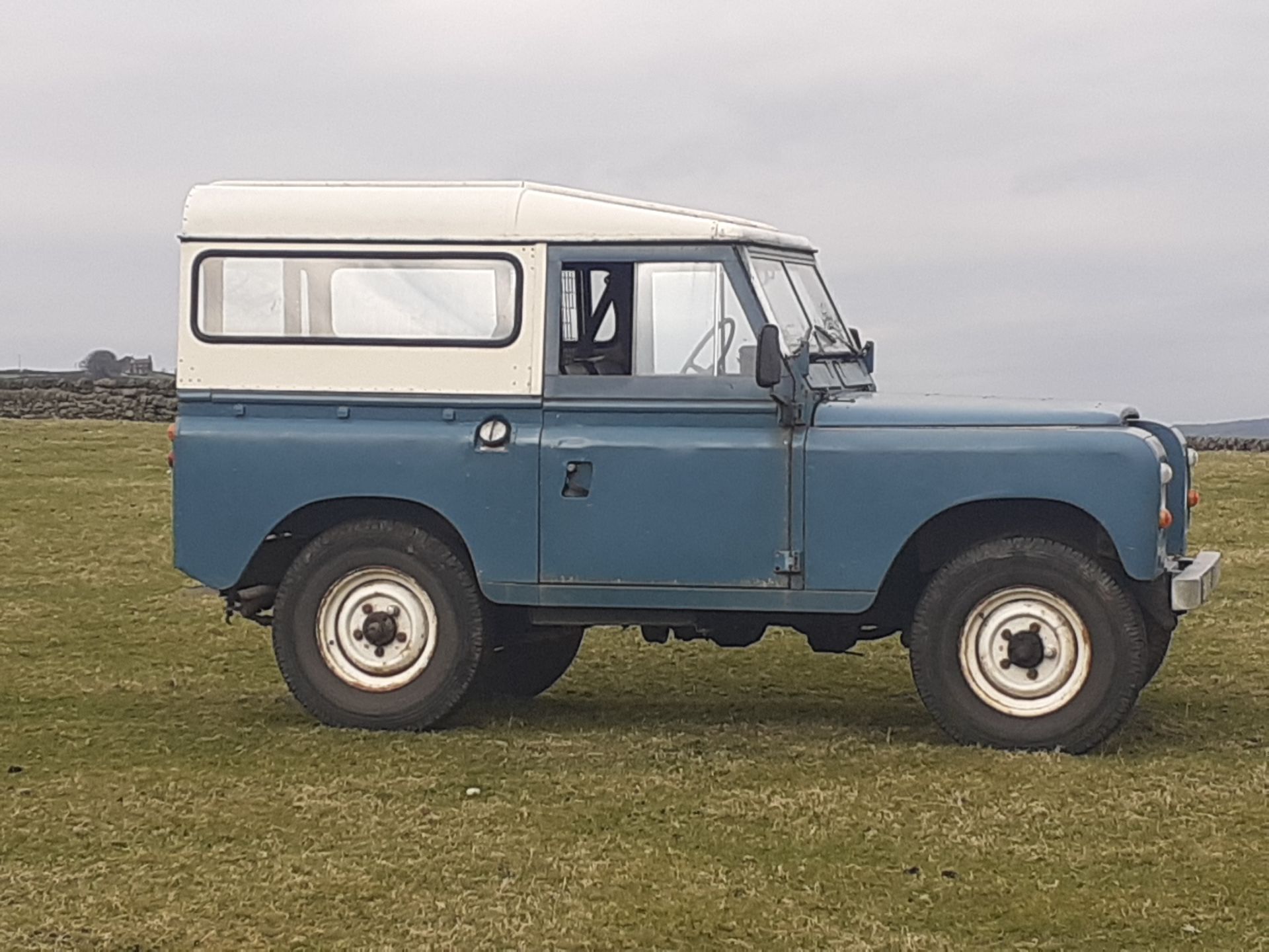 1972 LAND ROVER 88" - 4 CYL 2.5 DIESEL NATURALLY ASPIRATED, DRIVES AS IT SHOULD, WONDERFUL PATINA - Image 9 of 15