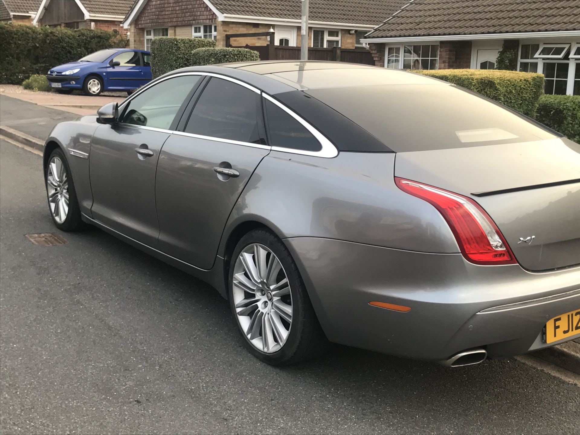 2012 (12) JAGUAR XJ V8 SUPERCHARGED SUPERSPORT 5.0 PETROL ENGINE, AUTOMATIC, 25,460 MILES *NO VAT* - Image 4 of 8