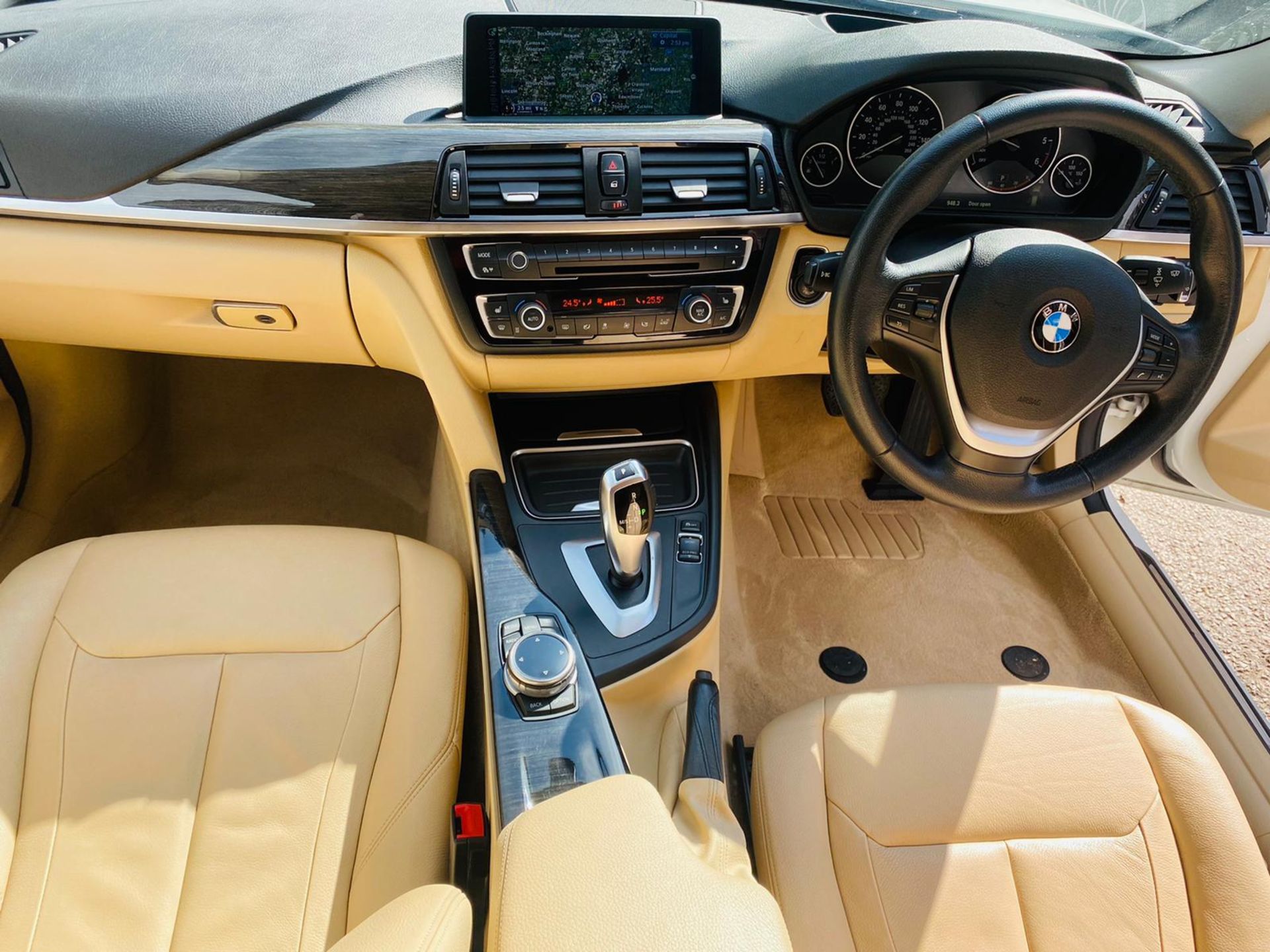 2014 BMW 320D LUXURY TOURING AUTO, 2.0 DIESEL ENGINE, SHOWING 3 PREVIOUS KEEPERS *NO VAT* - Image 6 of 11