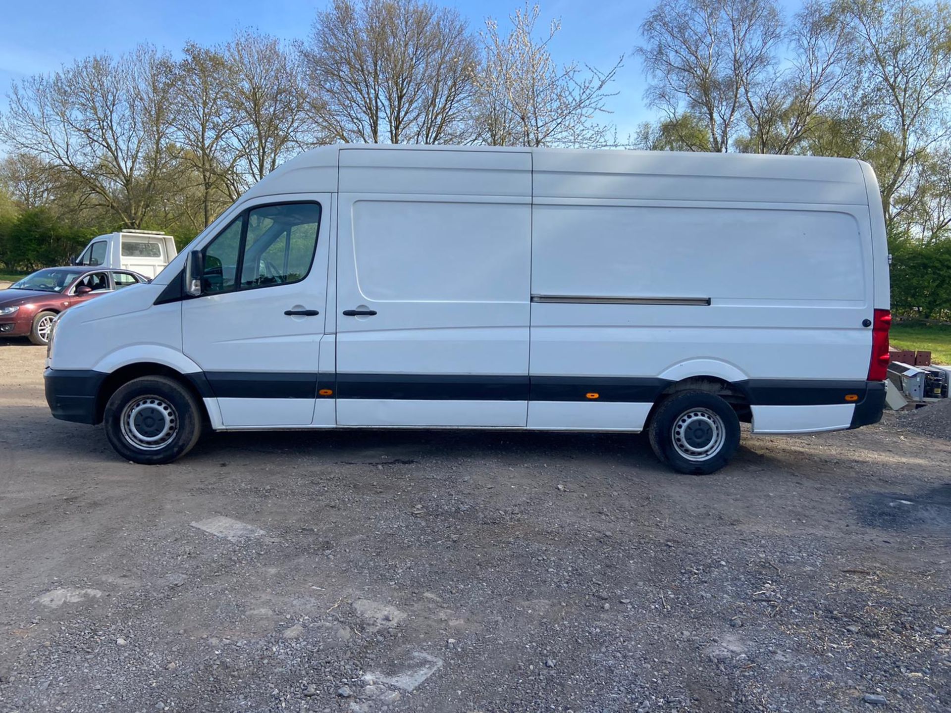 2015/65 REG VOLKSWAGEN CRAFTER CR35 TDI 2.0 DIESEL WHITE PANEL VAN, SHOWING 0 FORMER KEEPERS - Image 4 of 10