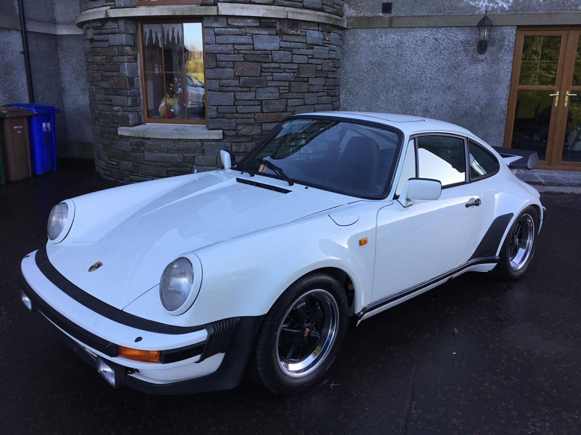 1982 WHITE PORSCHE 930 TURBO, 4SP MANUAL GEARBOX, FULL RESTORATION/REBUILD - SEE VIDEOS - Image 7 of 10