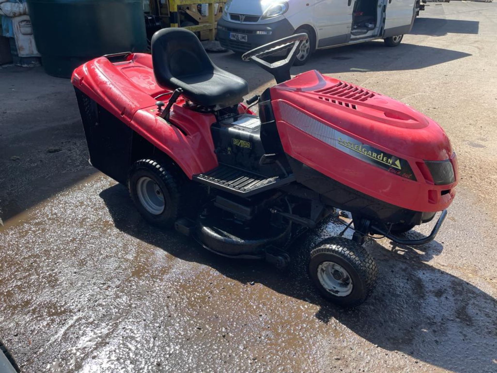 CASTELGARDEN P/X RIDE ON MOWER 13/102 TWIN CUT, STARTS DRIVES AND CUTS *NO VAT* - Image 2 of 12