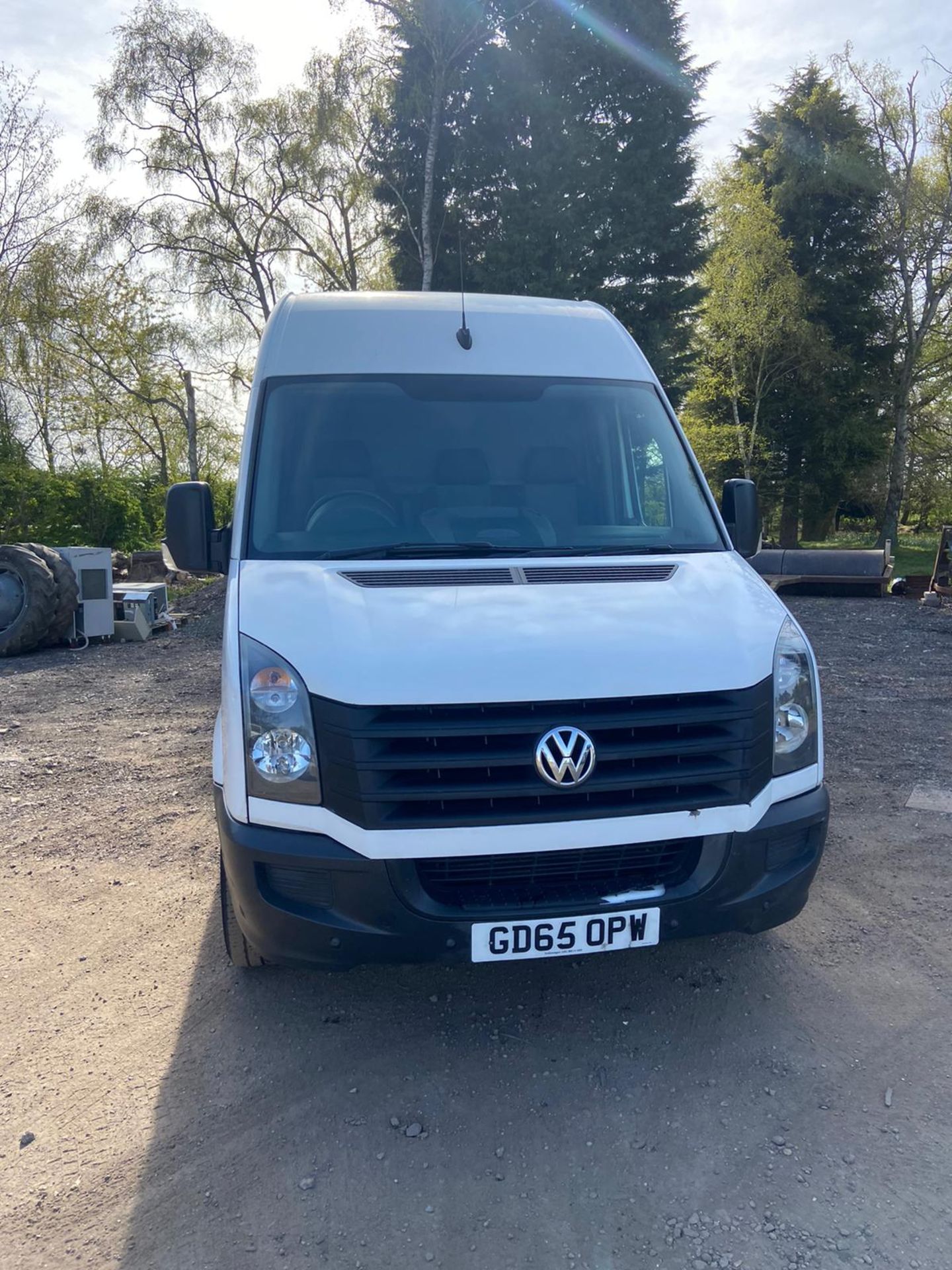 2015/65 REG VOLKSWAGEN CRAFTER CR35 TDI 2.0 DIESEL WHITE PANEL VAN, SHOWING 0 FORMER KEEPERS - Image 2 of 10