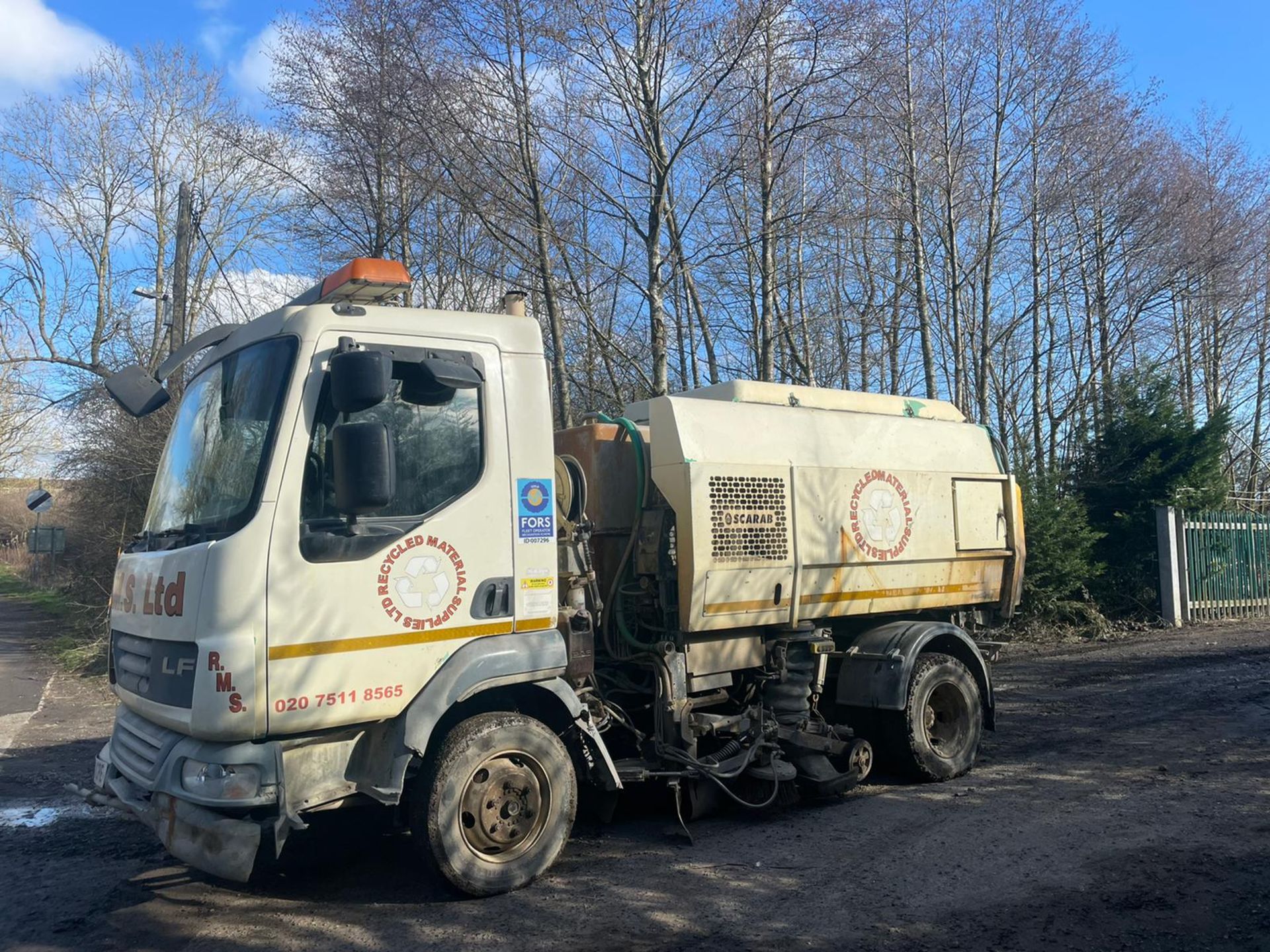 2010/10 REG DAF TRUCKS LF FA 45.160 SWEEPER 4.5 DIESEL WHITE SWEEPER, SHOWING 2 FORMER KEEPERS - Image 4 of 5