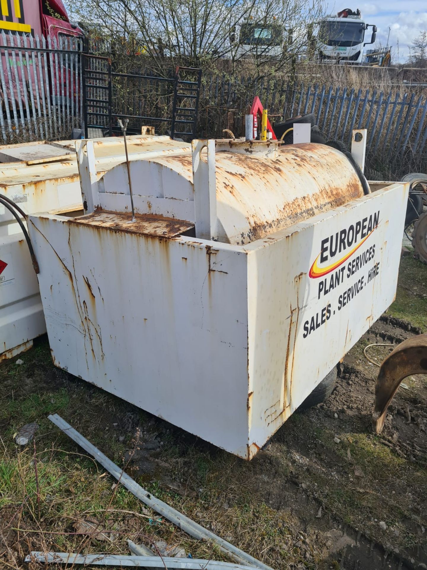 2500 litre fuel tank plus vat - Image 3 of 4