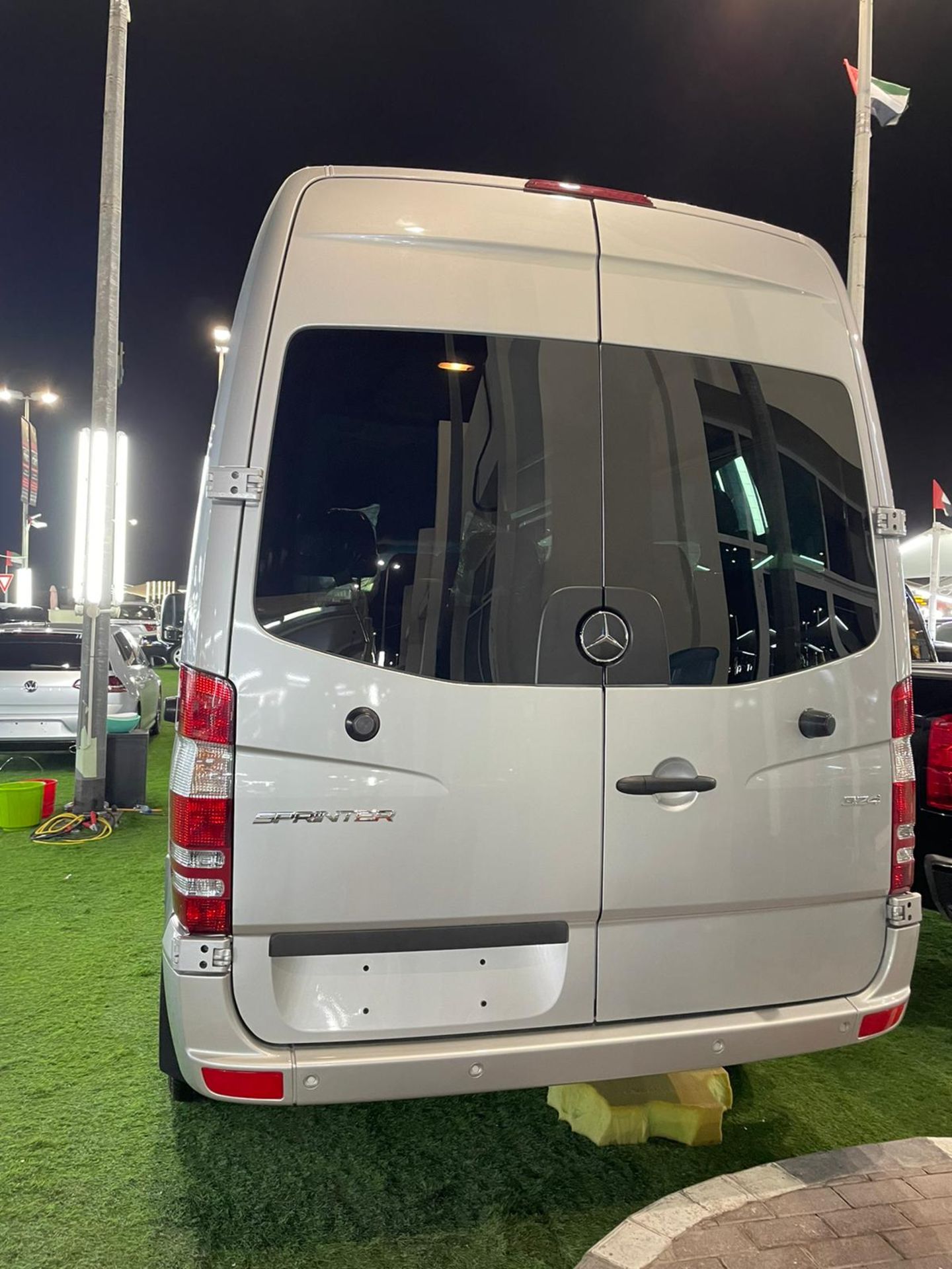 2016 Mercedes 324 sprinter luxury - 11,000km only electric doors - with nova or can sell vat free. - Image 4 of 11