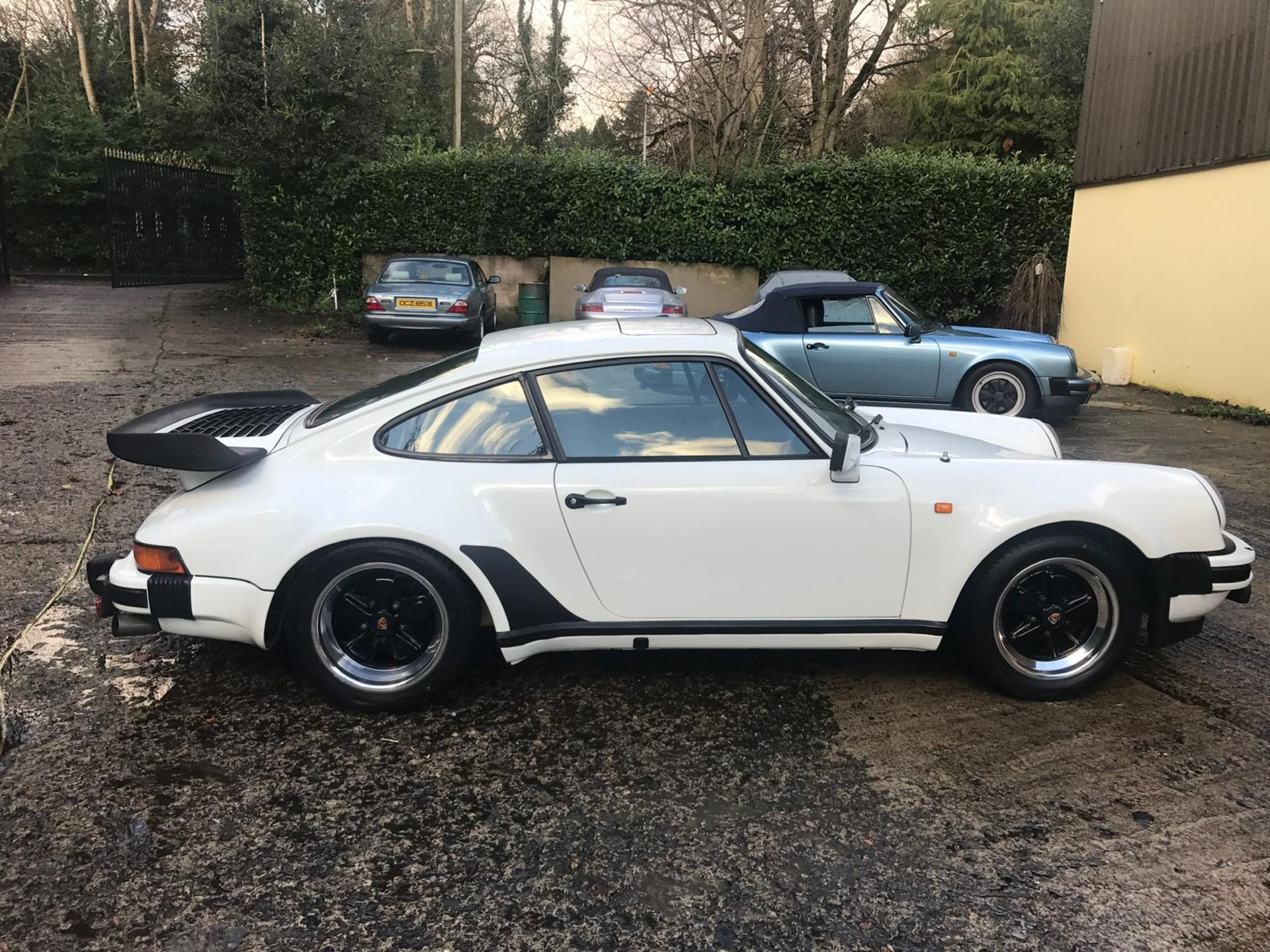 1982 WHITE PORSCHE 930 TURBO, 4SP MANUAL GEARBOX, FULL RESTORATION/REBUILD - SEE VIDEOS - Image 3 of 10